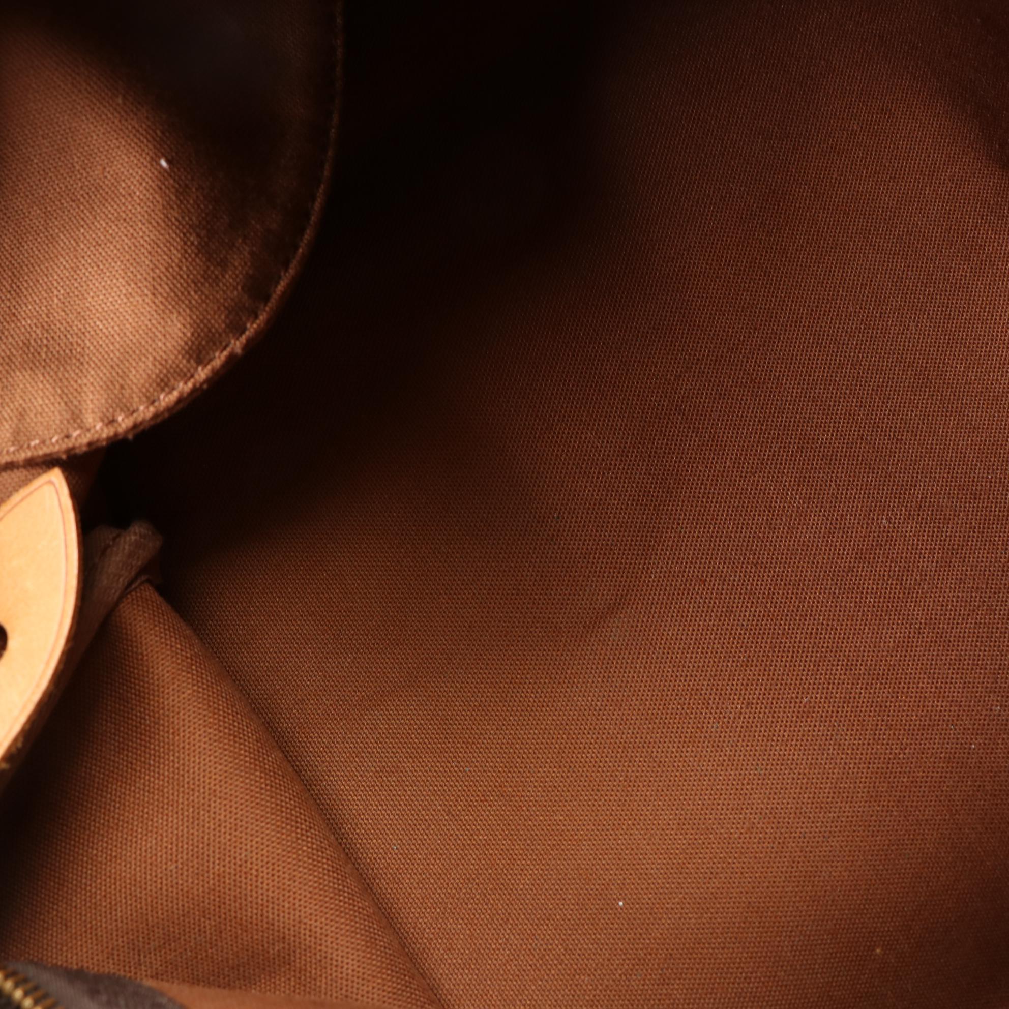 Louis Vuitton Speedy 40 in Monogram Canvas and Vachetta Leather