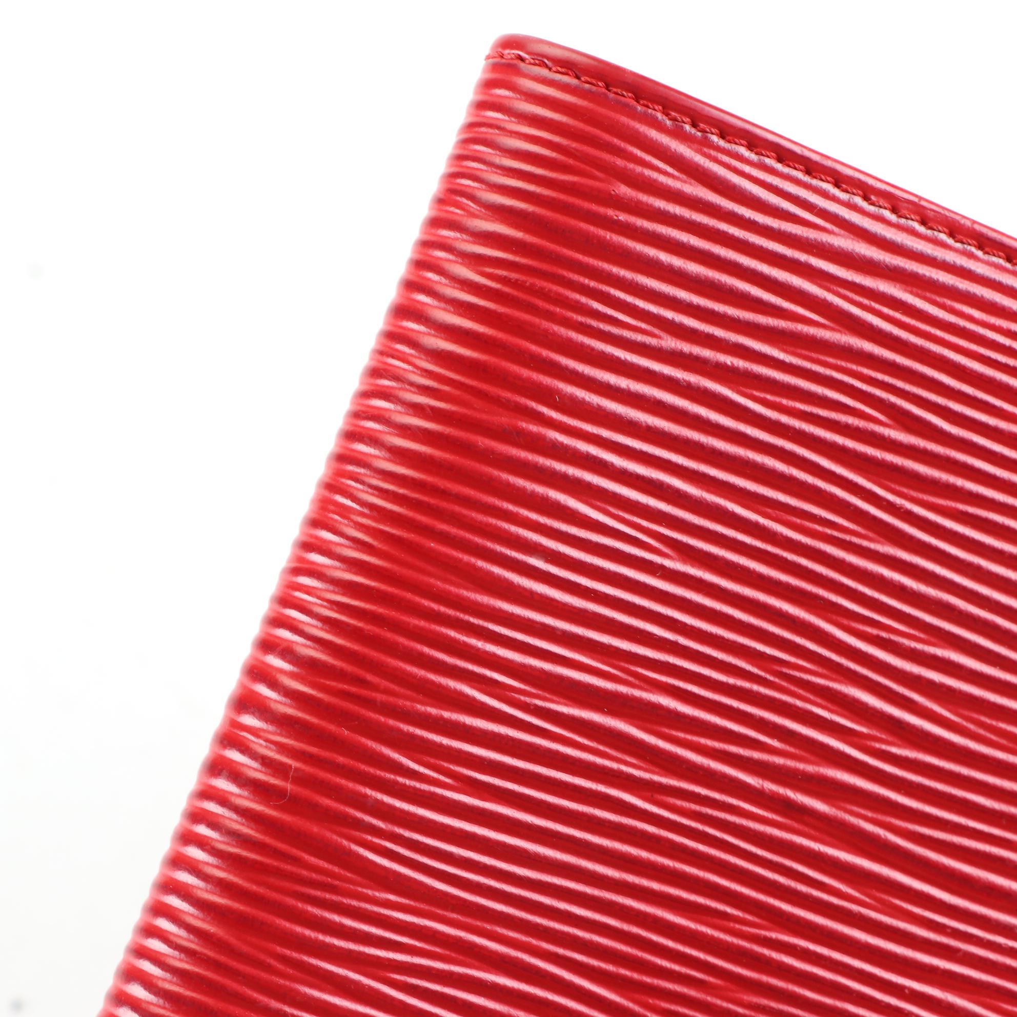 Louis Vuitton Porte-Billets Compact Wallet in Red Epi Leather