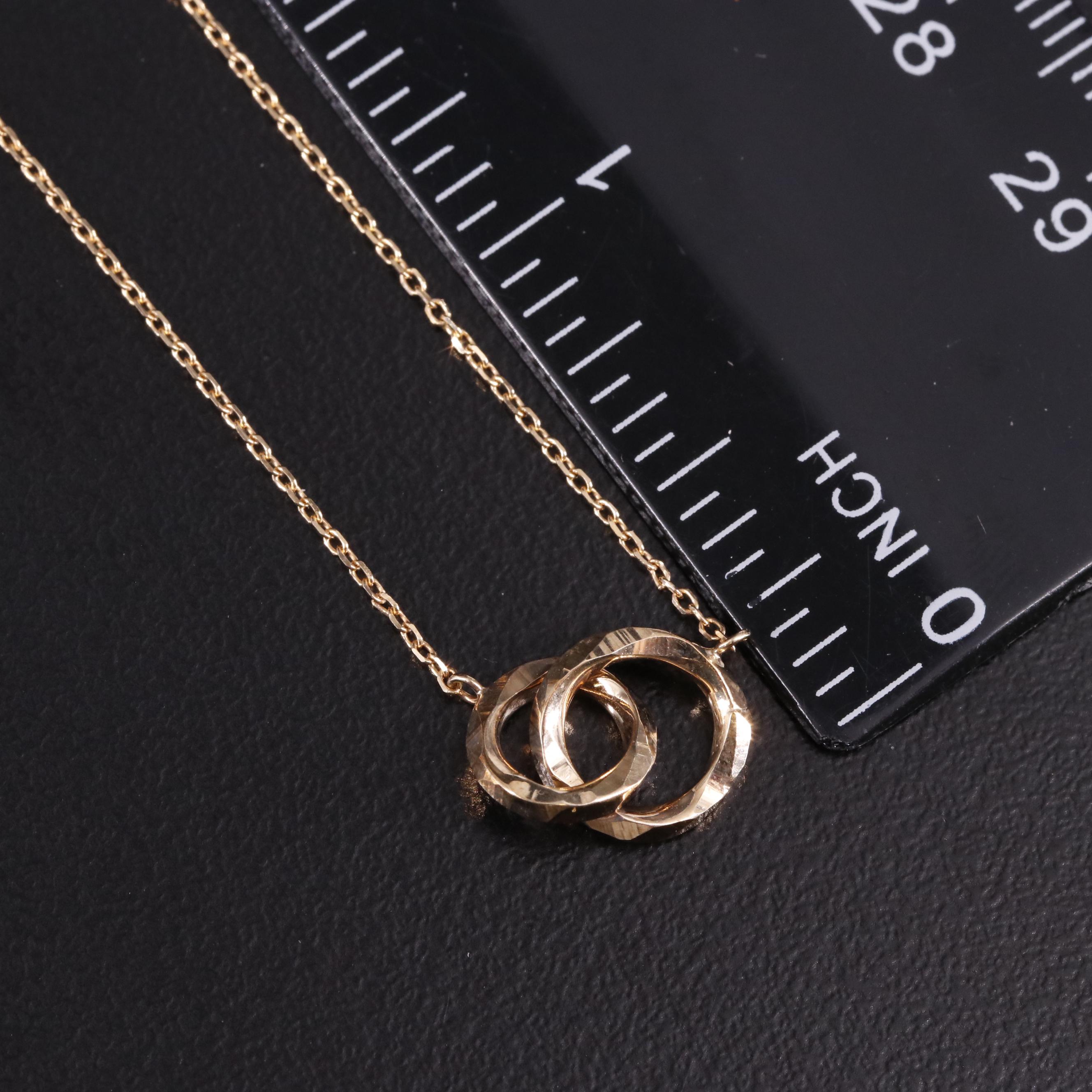 10K Interlocking Circle Pendant Necklace