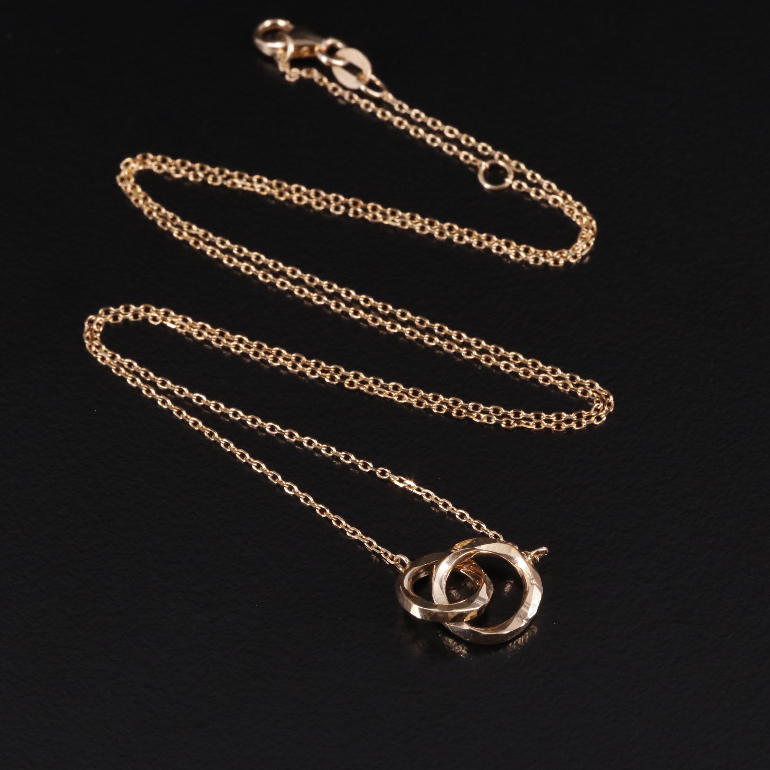 10K Interlocking Circle Pendant Necklace
