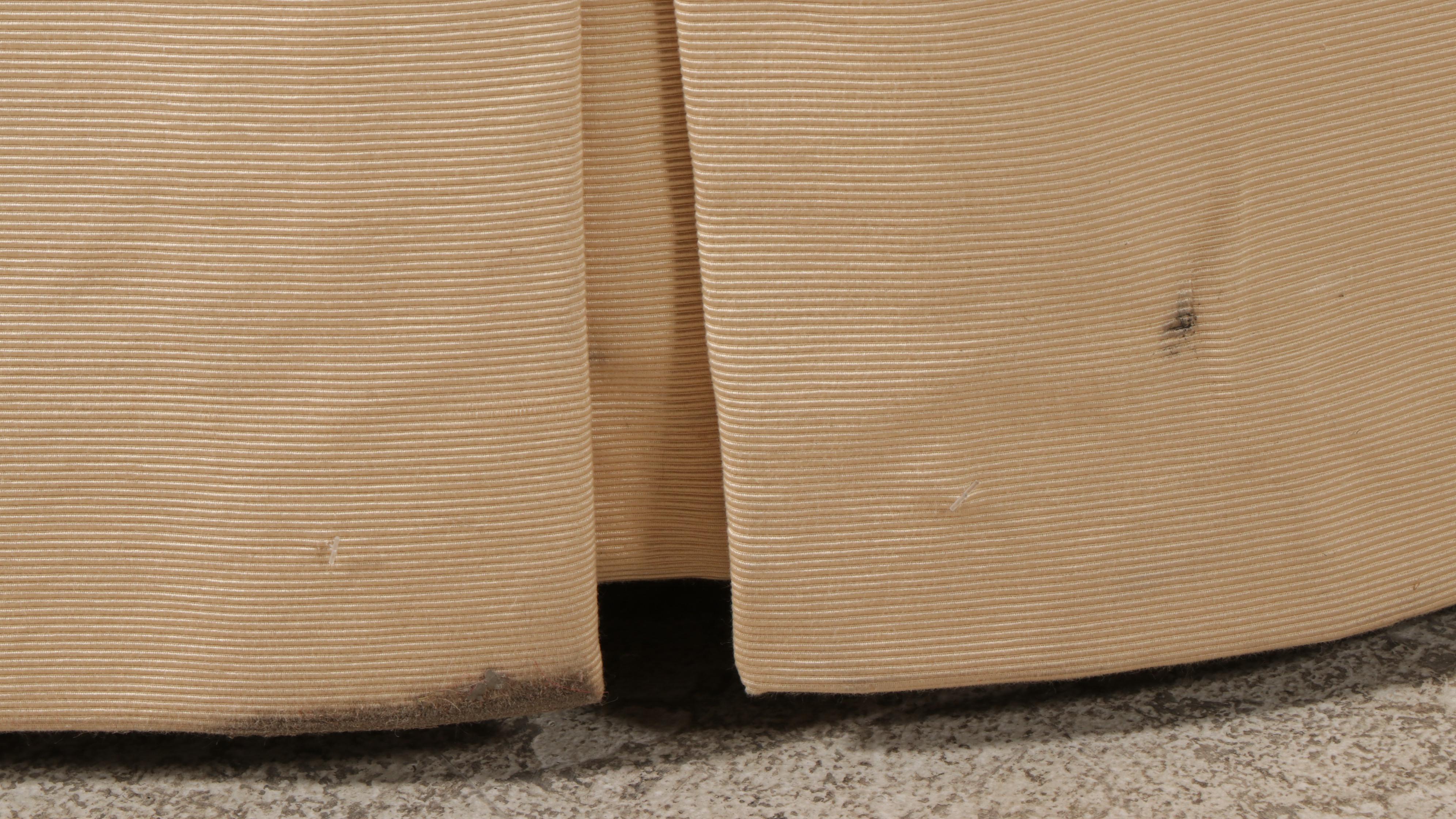 Henredon Custom-Upholstered Roll-Arm Curved Sofa with Pillows