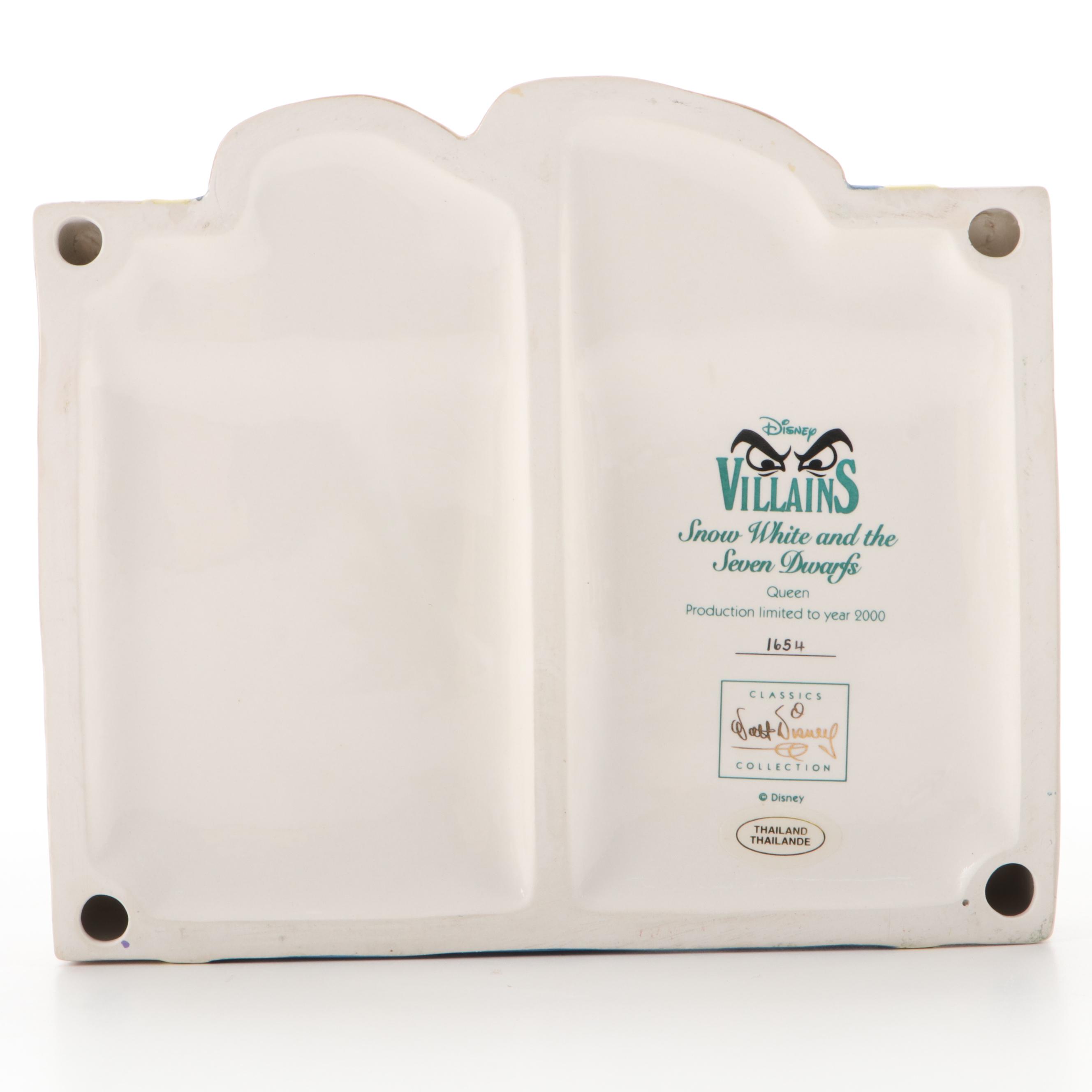 Walt Disney Classics Collection Villains Collection "Queen" and Magic Mirror