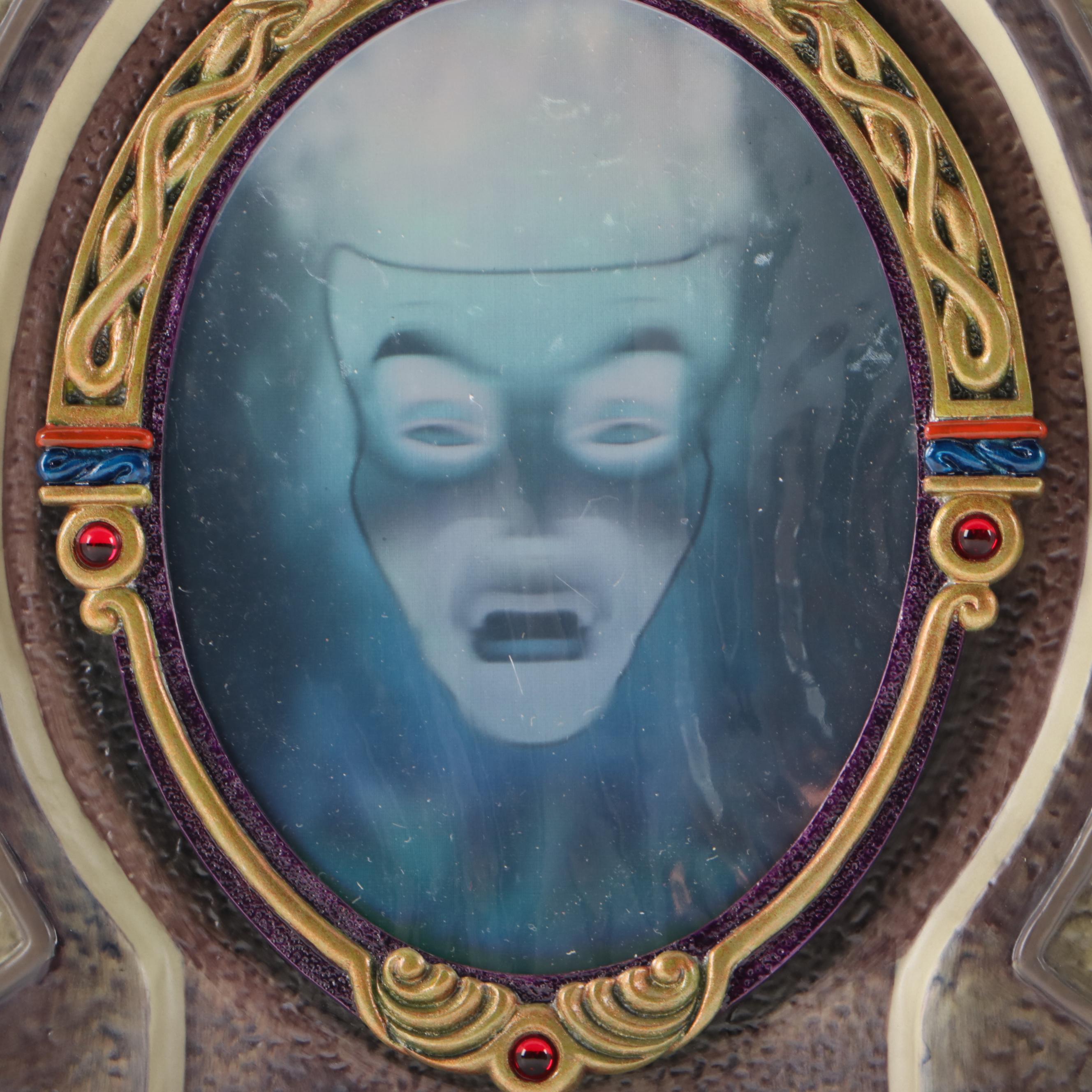 Walt Disney Classics Collection Villains Collection "Queen" and Magic Mirror