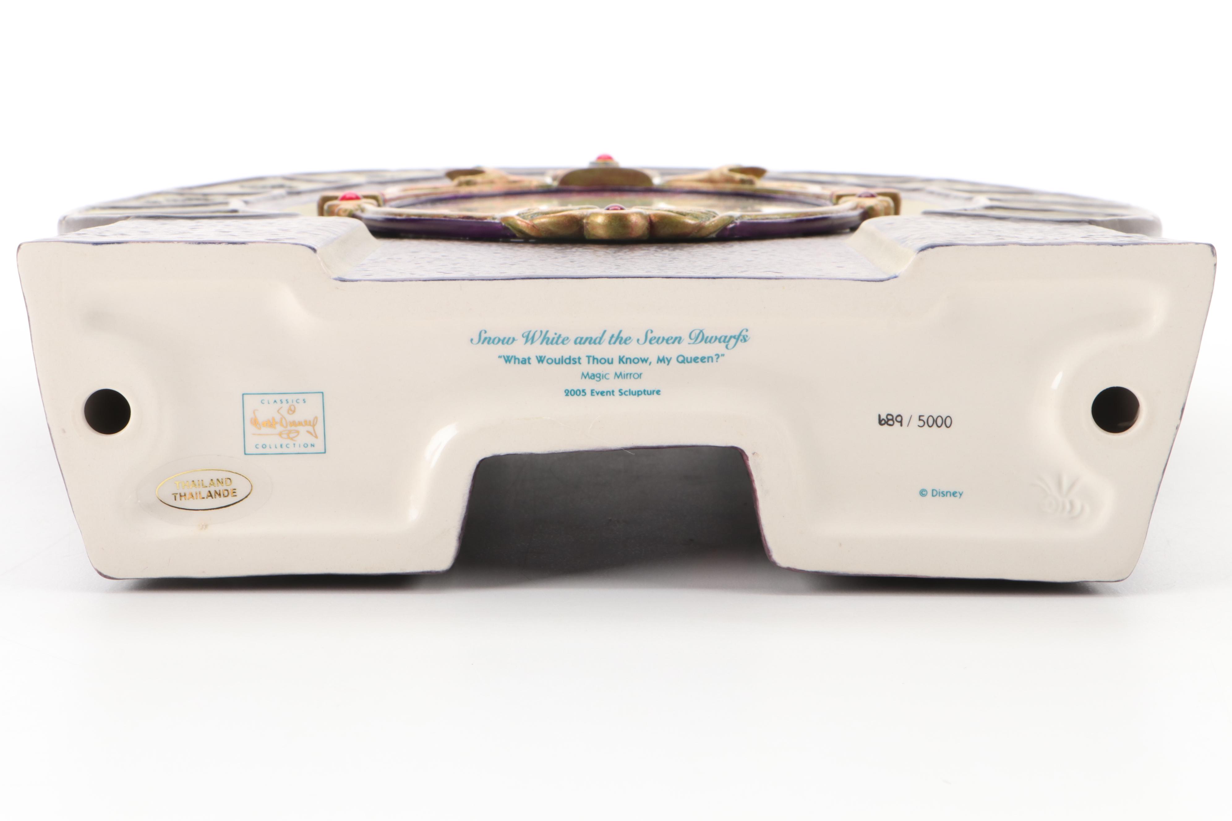 Walt Disney Classics Collection Villains Collection "Queen" and Magic Mirror