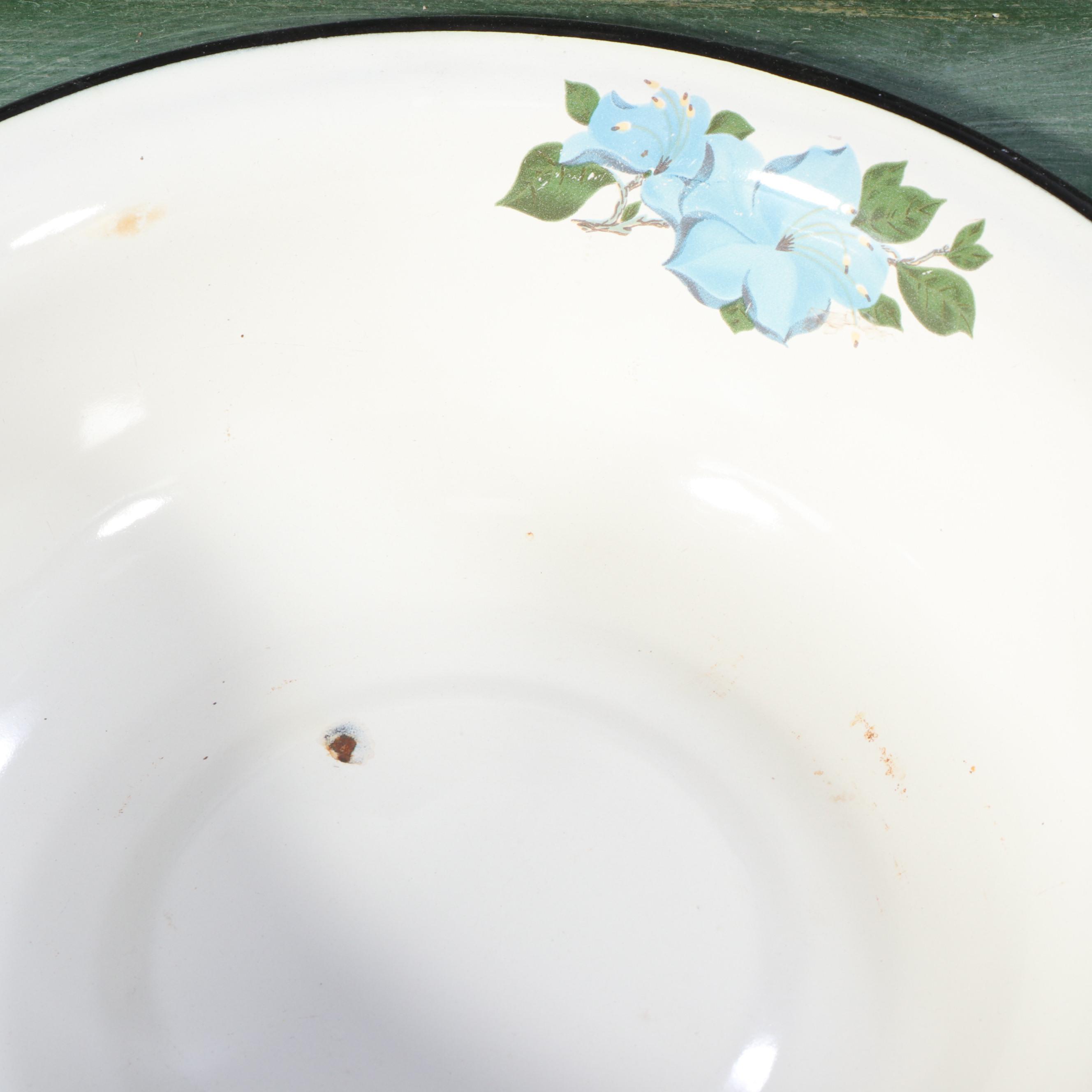 Primitive Folk Art Green-Painted Wooden Basin Stand