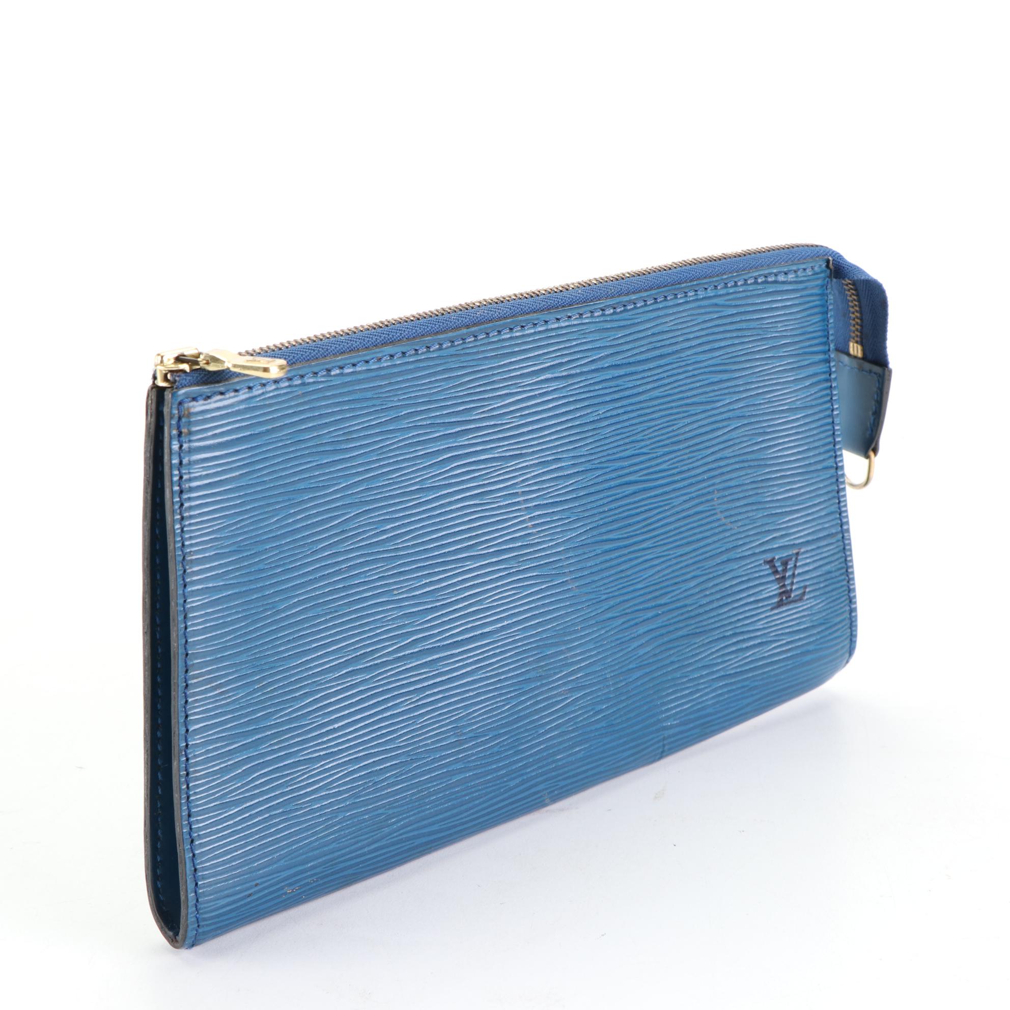 Louis Vuitton Toiletry Pouch 26 Clutch in Epi Leather