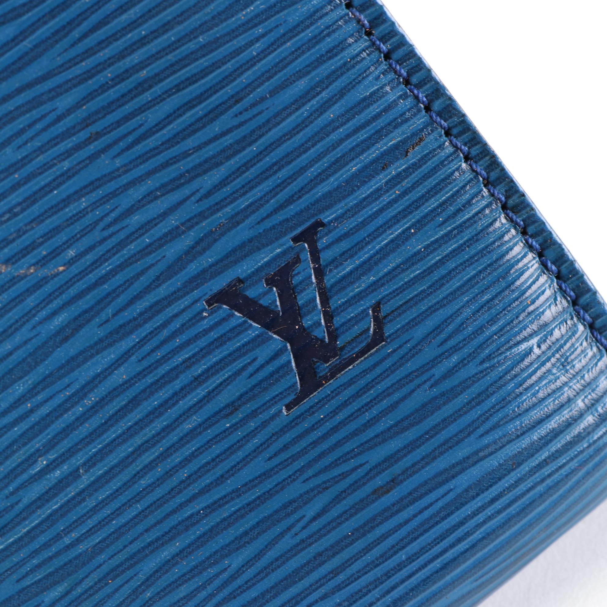 Louis Vuitton Toiletry Pouch 26 Clutch in Epi Leather