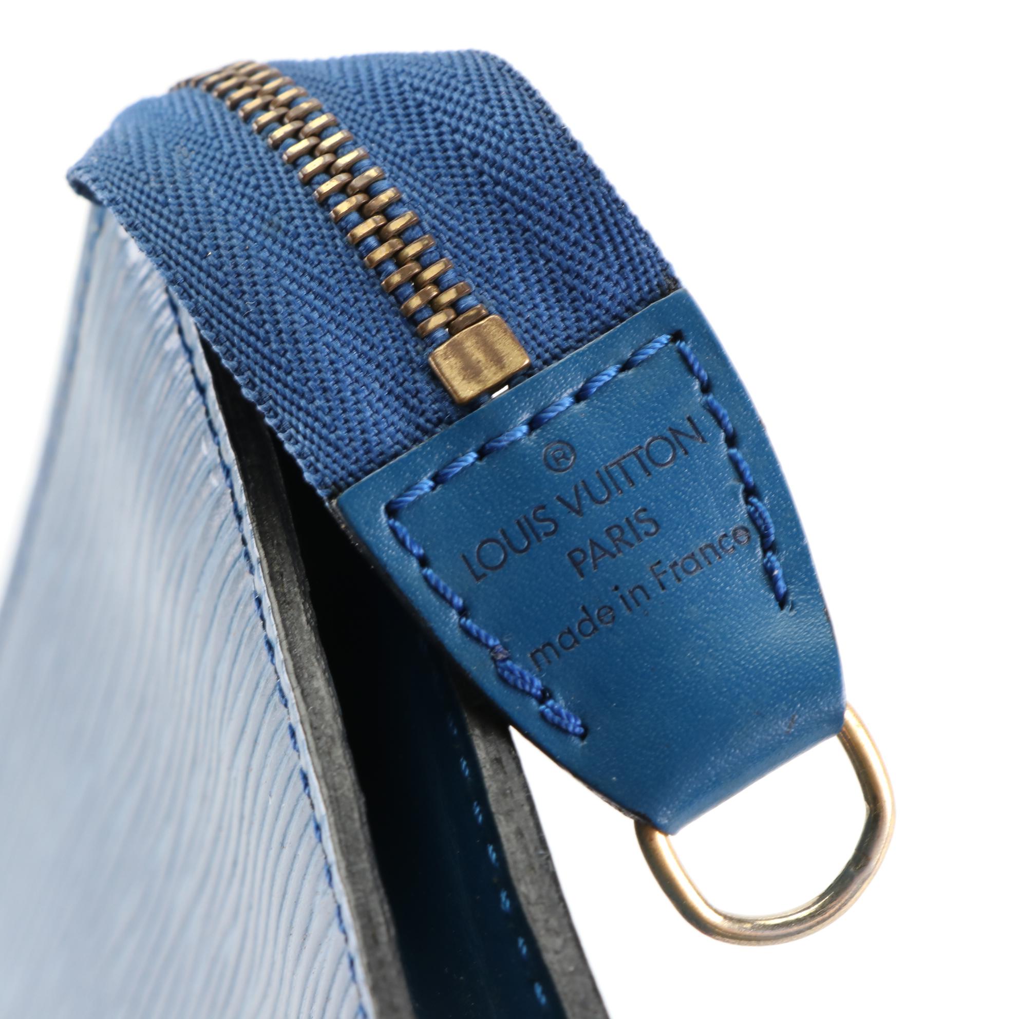 Louis Vuitton Toiletry Pouch 26 Clutch in Epi Leather