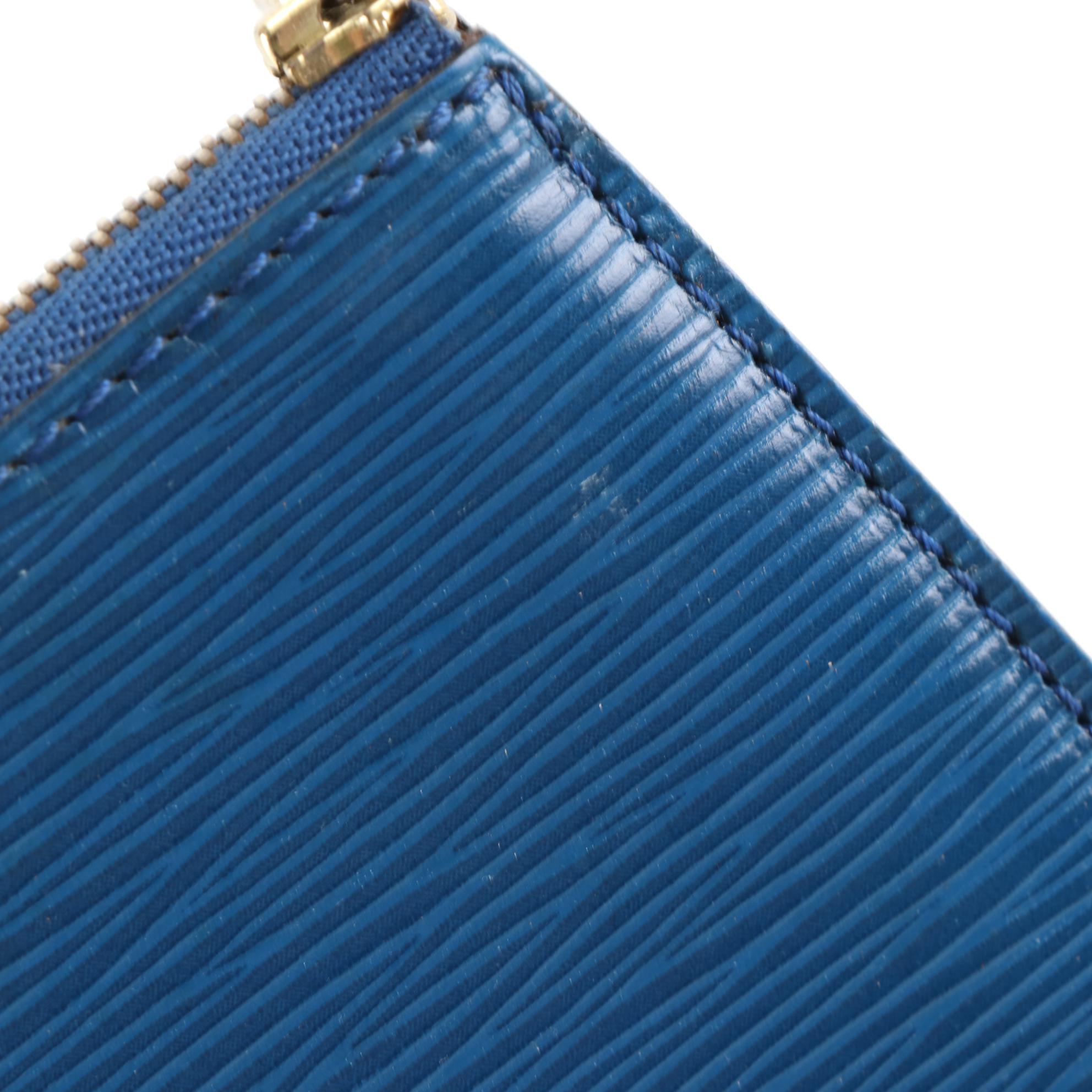 Louis Vuitton Toiletry Pouch 26 Clutch in Epi Leather