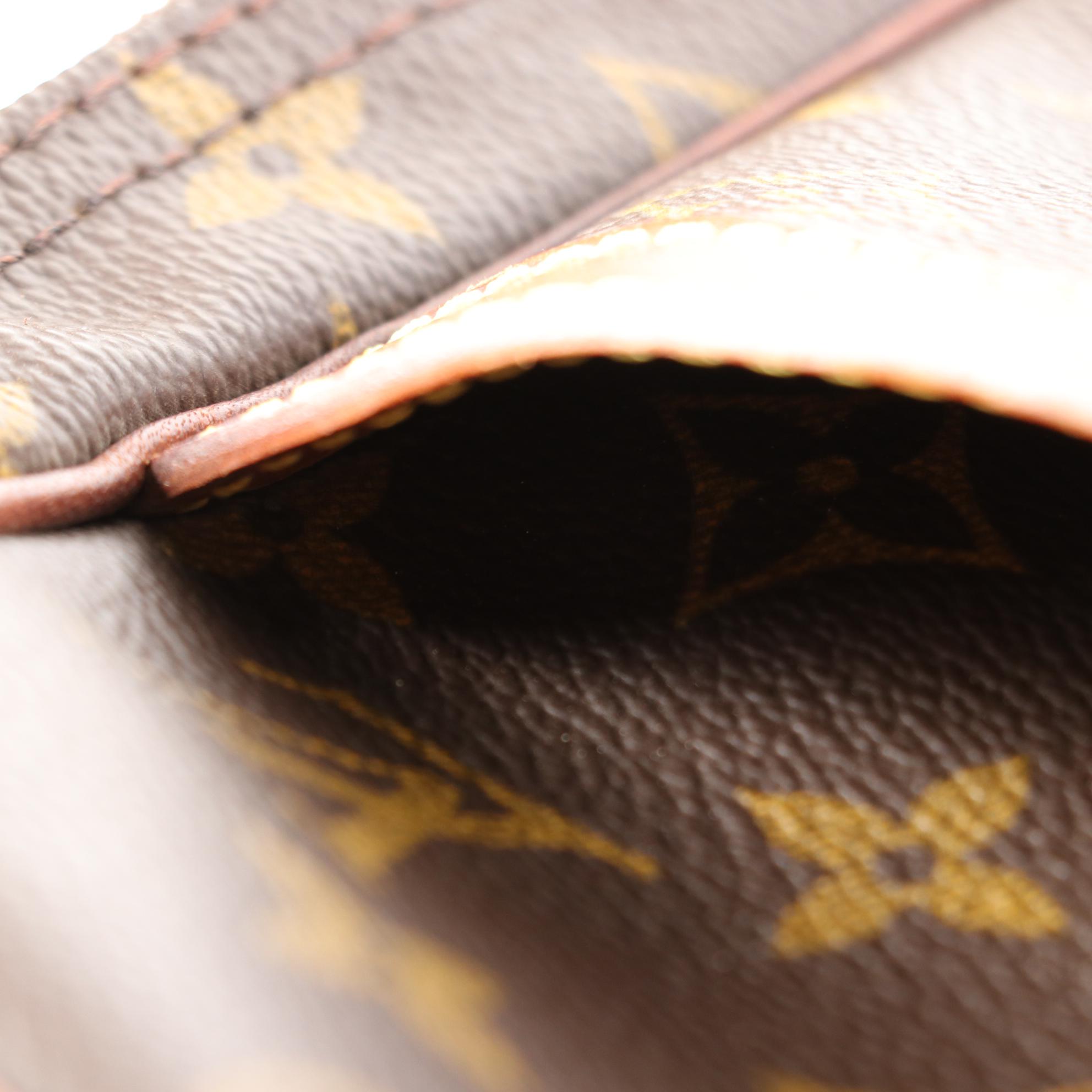 Louis Vuitton Reporter GM Messenger Bag in Monogram Canvas and Leather