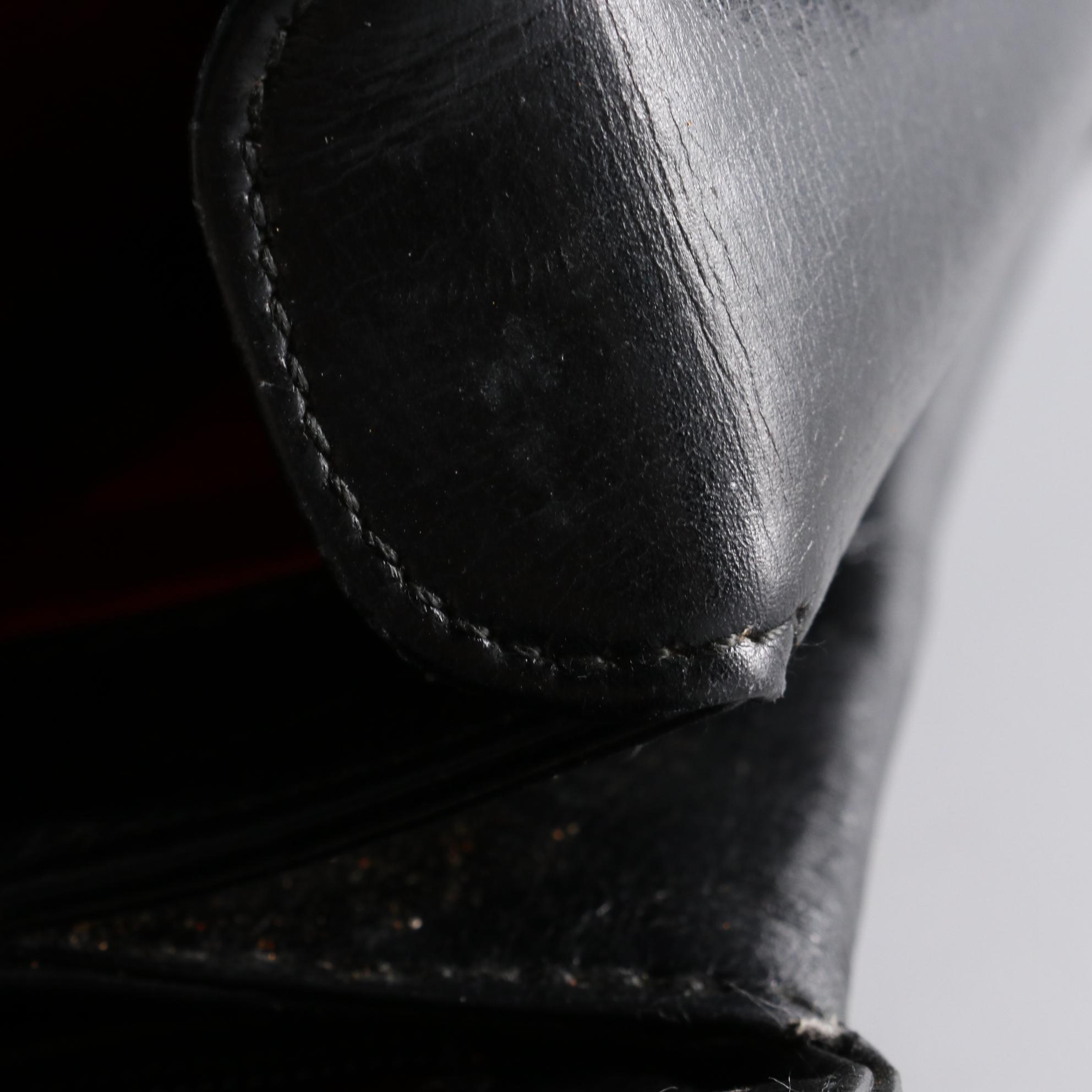 Gucci Shoulder Bag in Black Leather with Square G Clasp