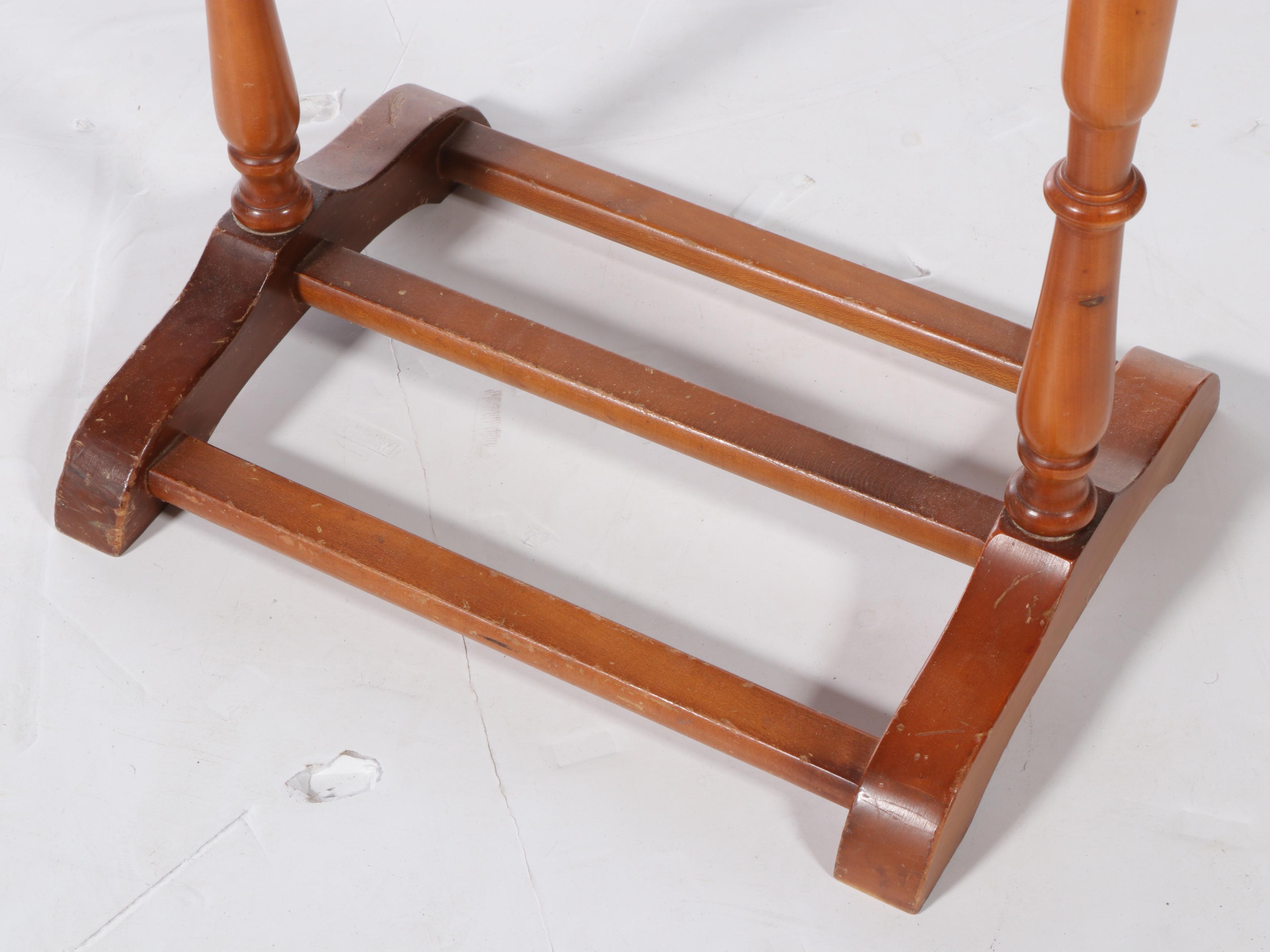 Hardwood Gentleman's Clothes Valet, Late 20th Century