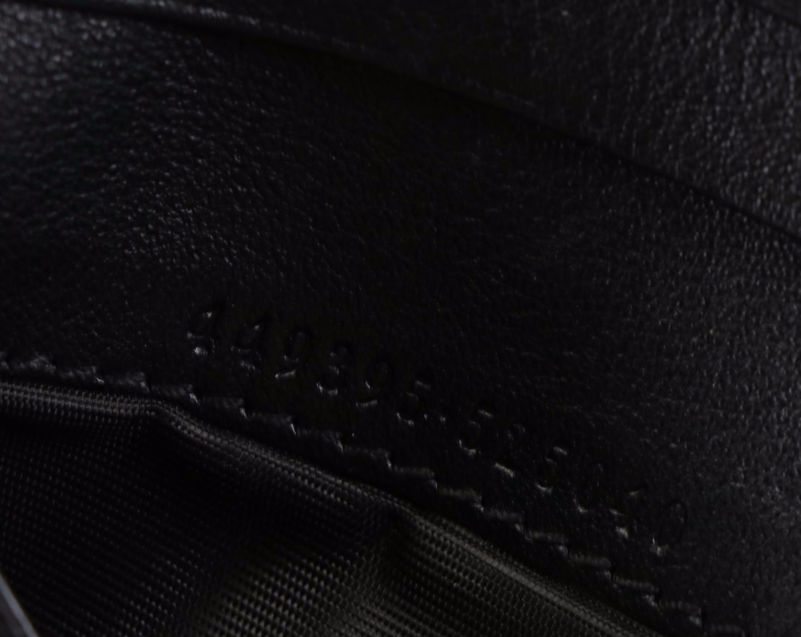 Gucci Wallet in Black Microguccissima Leather