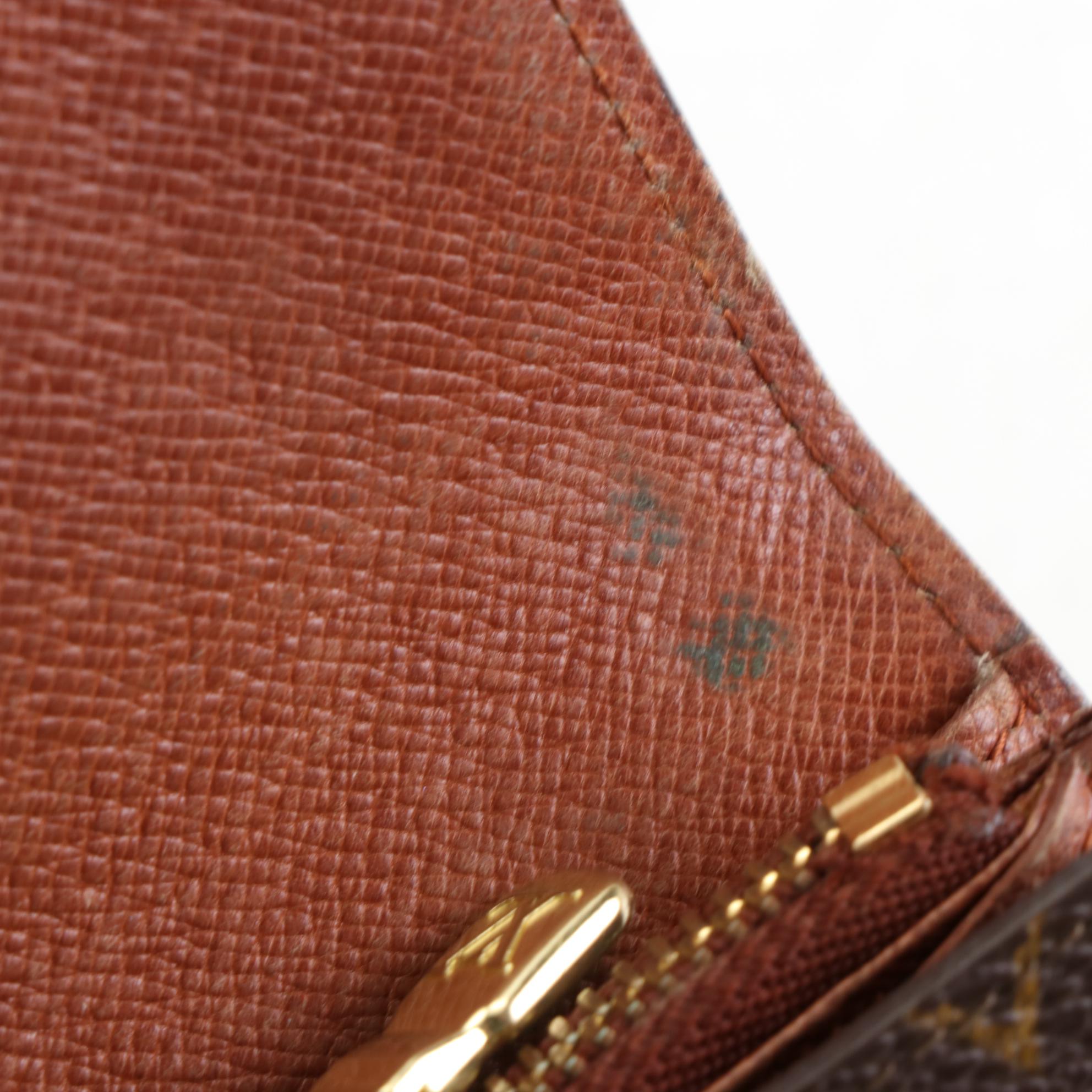 Louis Vuitton Sarah Wallet in Monogram Canvas