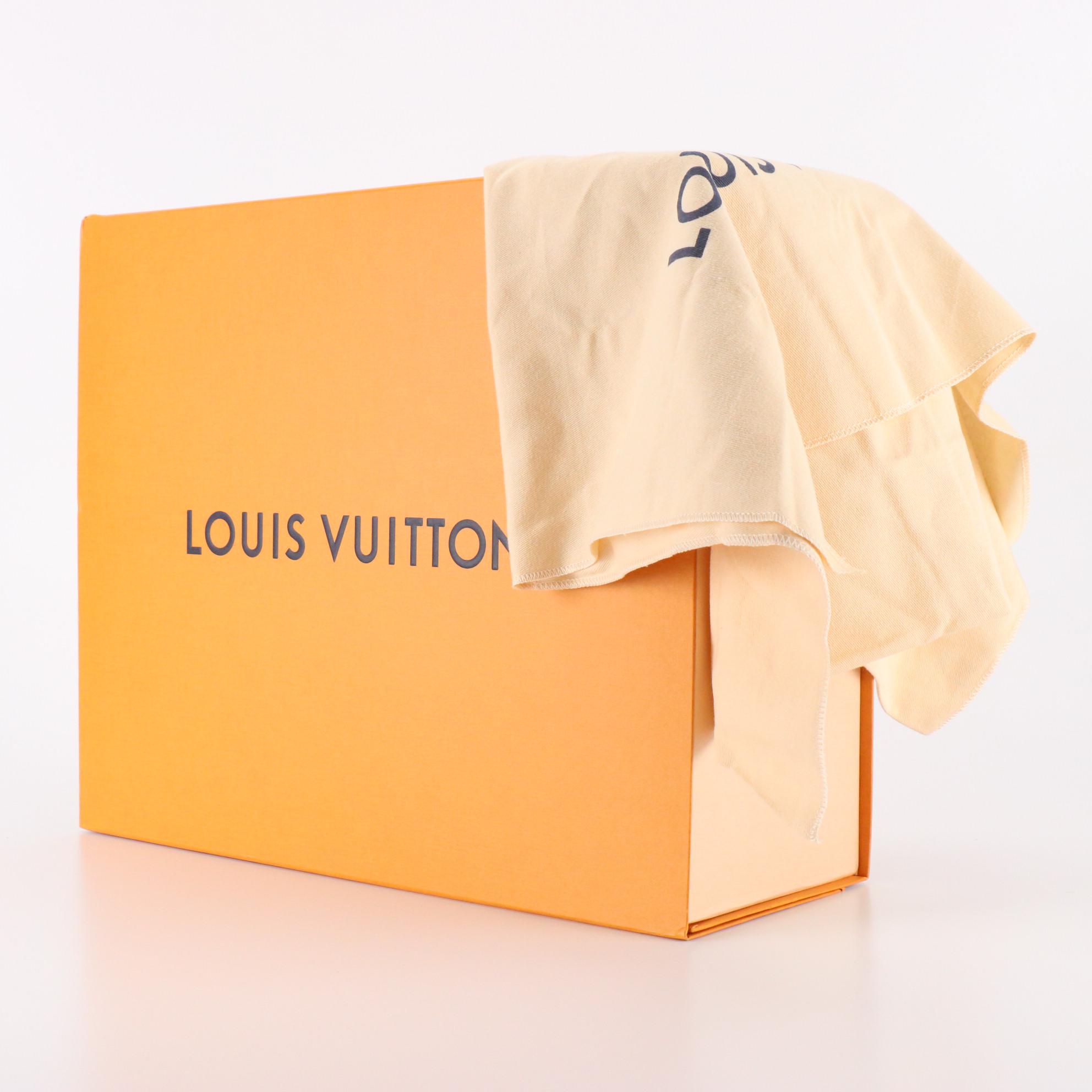 Louis Vuitton NéoNoé MM Bag in Monogram Canvas and Leather with Box