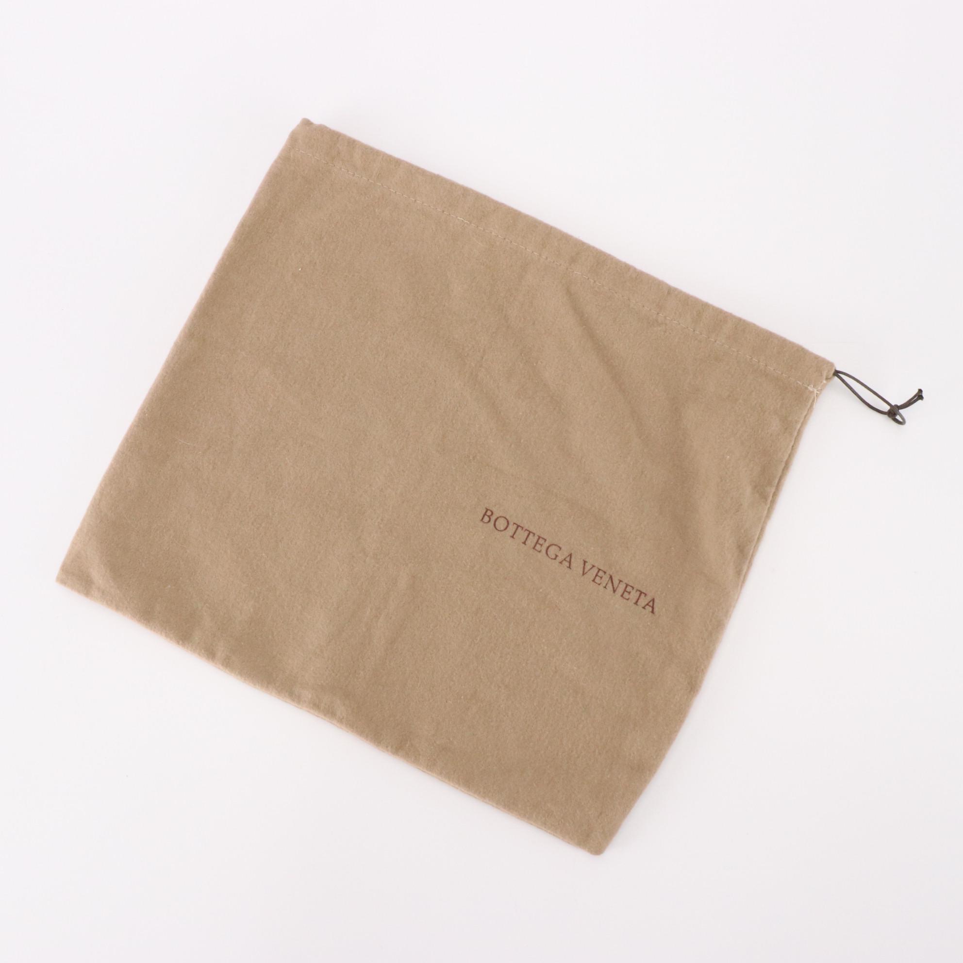 Bottega Veneta Zip Pouch in Intrecciomirage Nappa Leather