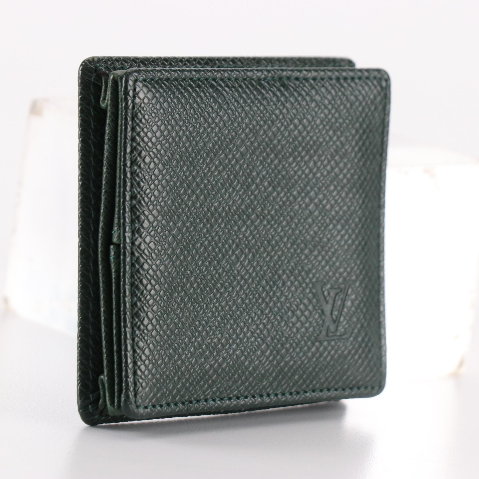 Louis Vuitton Accessory Snap Pouch in Taiga Leather