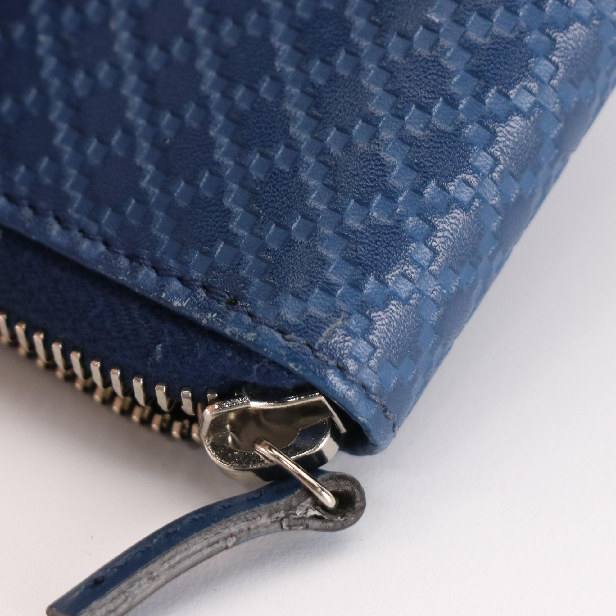 Gucci Zip-Around Compact Wallet in Diamante Embossed Leather