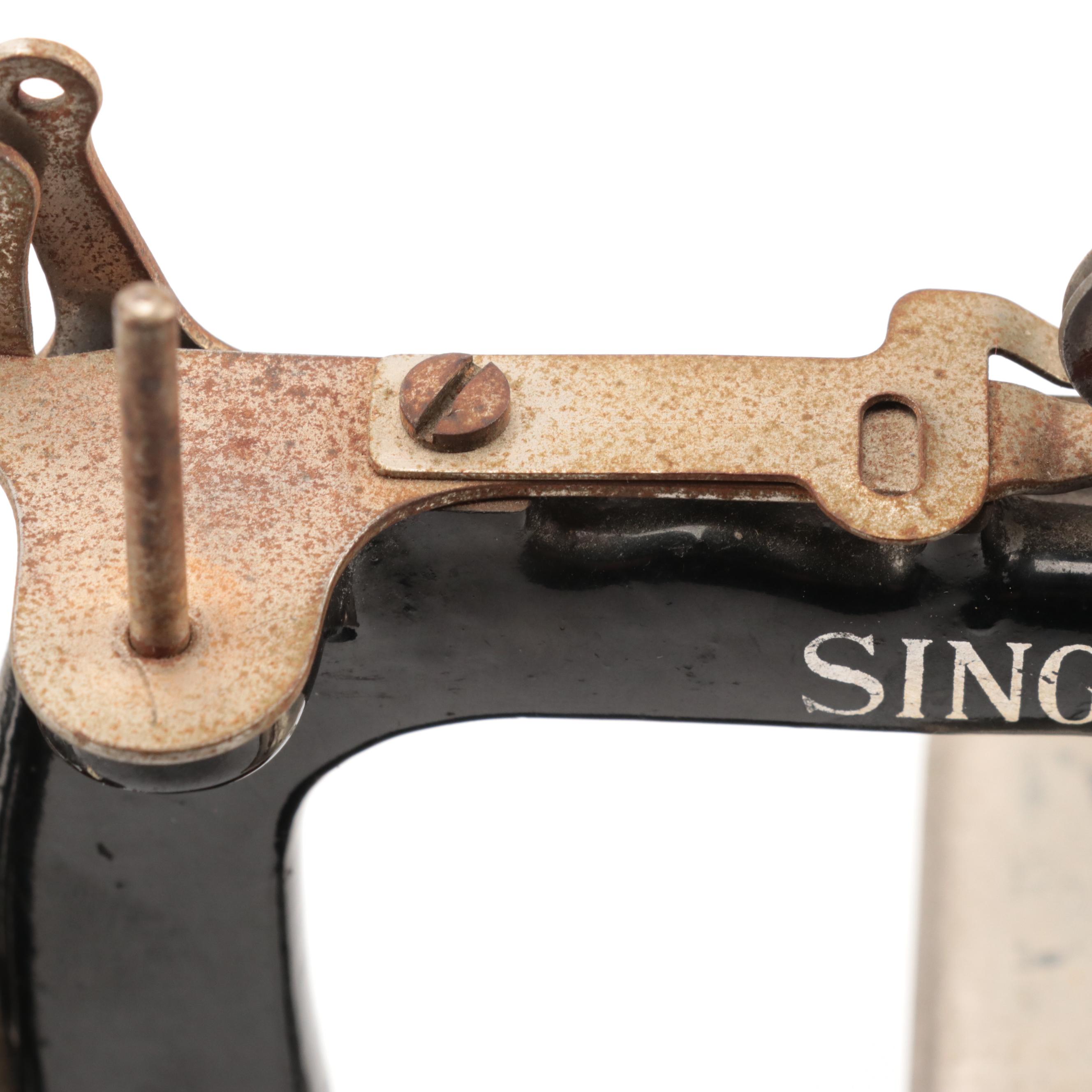 Singer Miniature Child's Sewing Machine, Early 20th Century