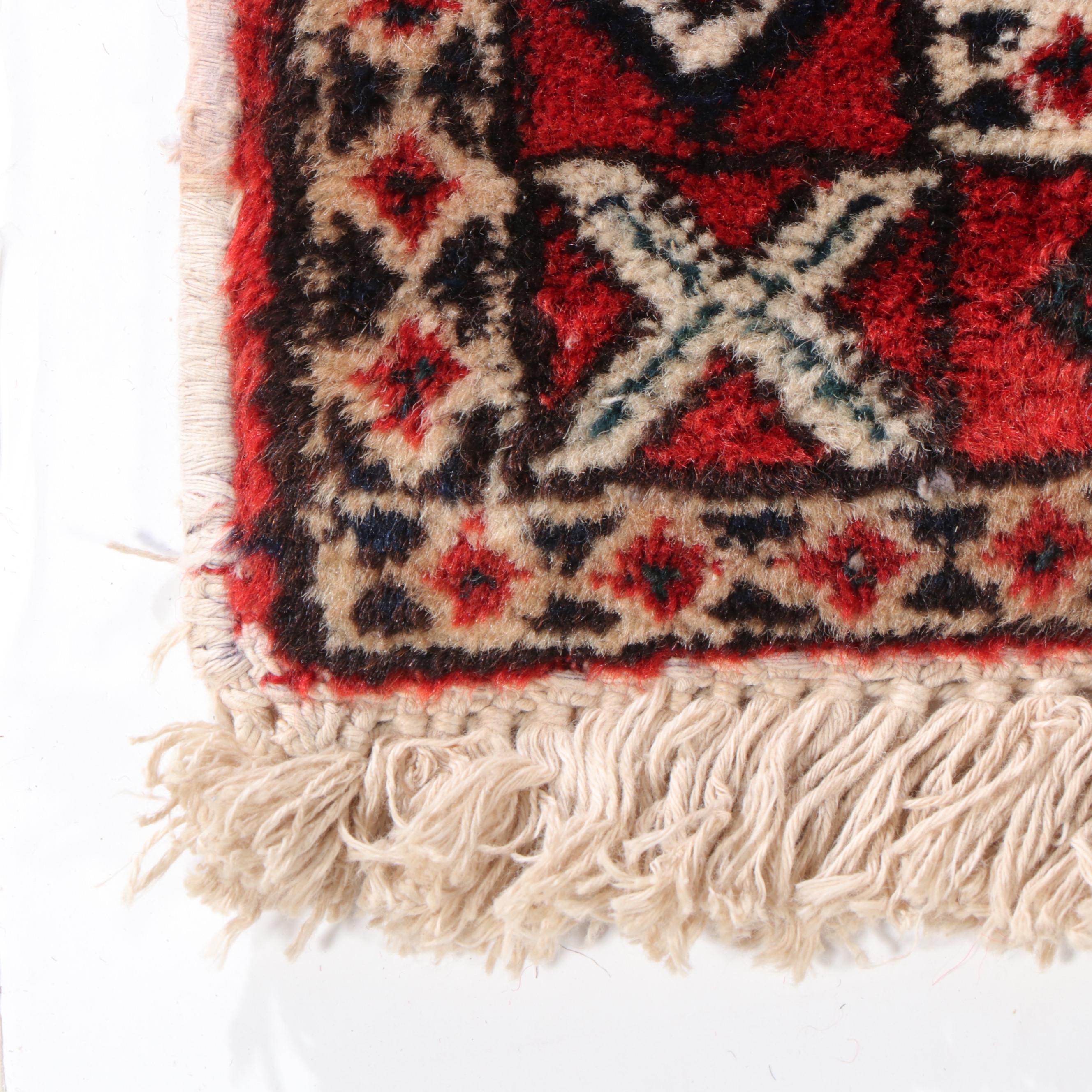 3'10 x 5'9 Hand-Knotted Persian Shiraz Area Rug