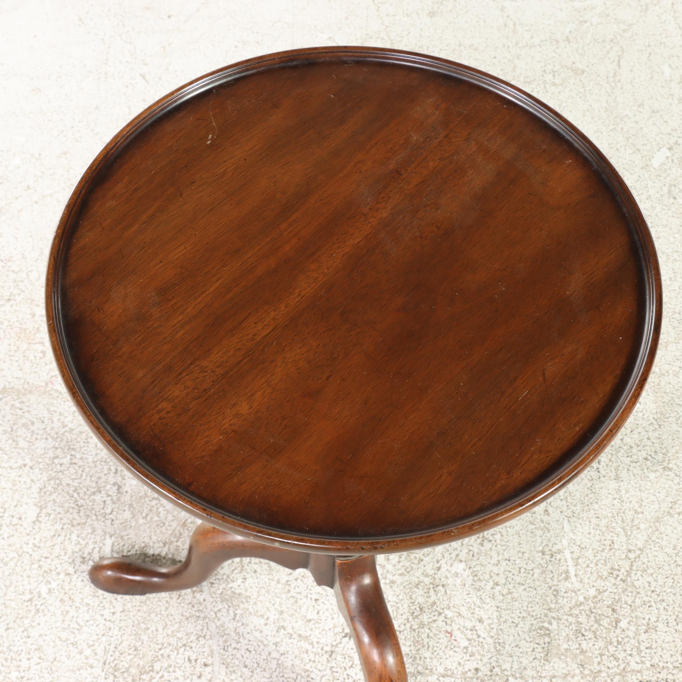 Kittinger "Historic Newport" Federal Style Mahogany Candlestand, 20th Century