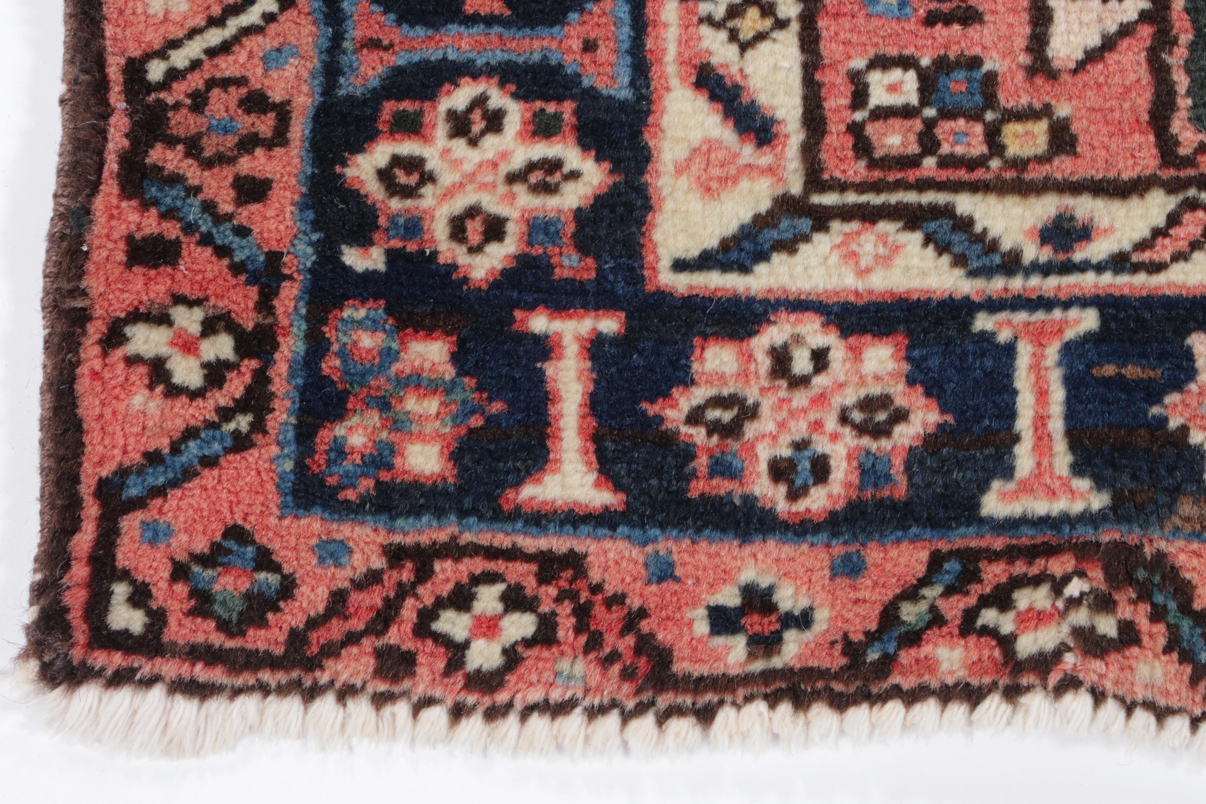 3'9 x 4'10 Hand-Knotted Persian Hamadan Accent Rug