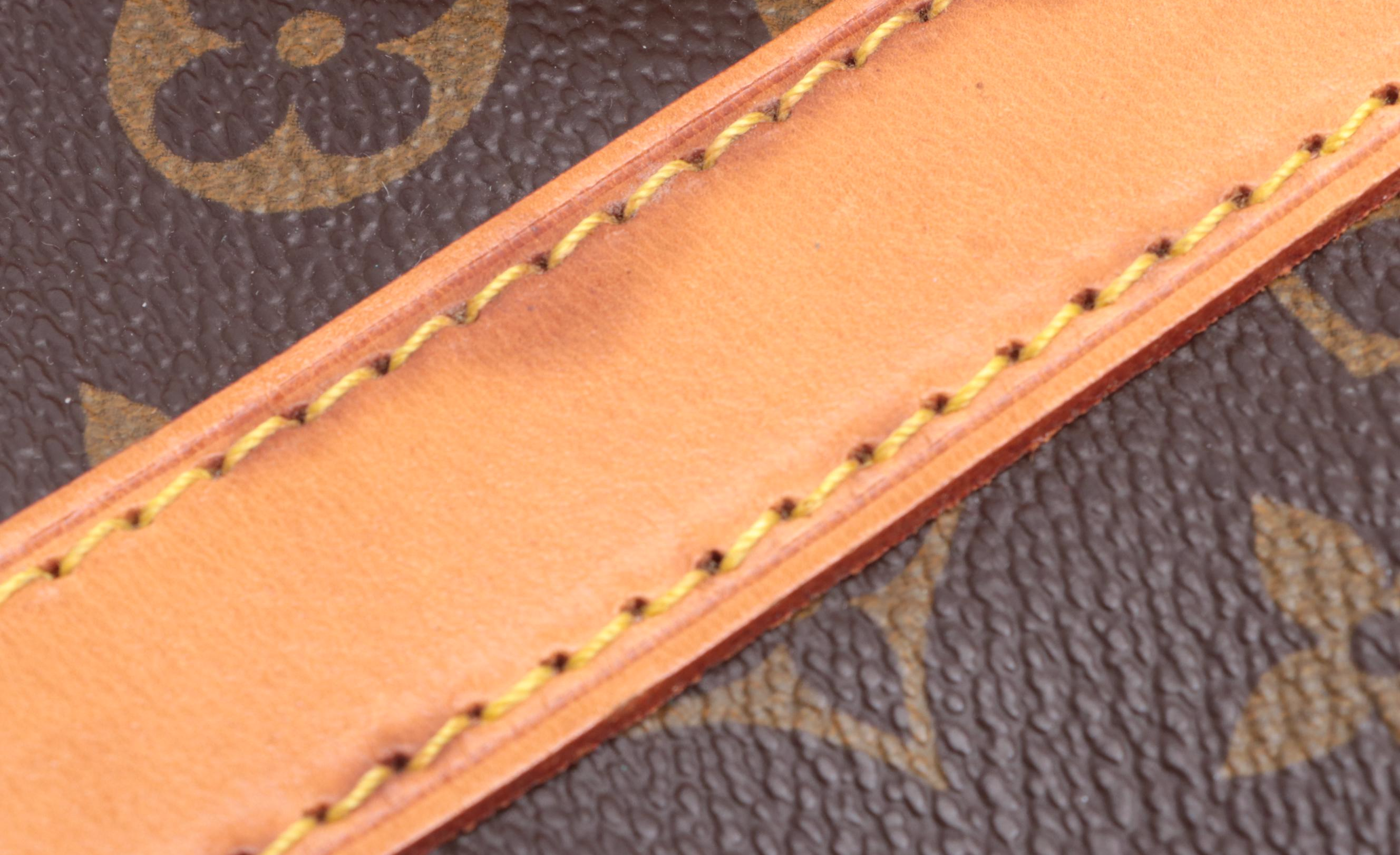 Louis Vuitton Keepall 55 Bandoulière Duffle Bag in Monogram Canvas and Leather