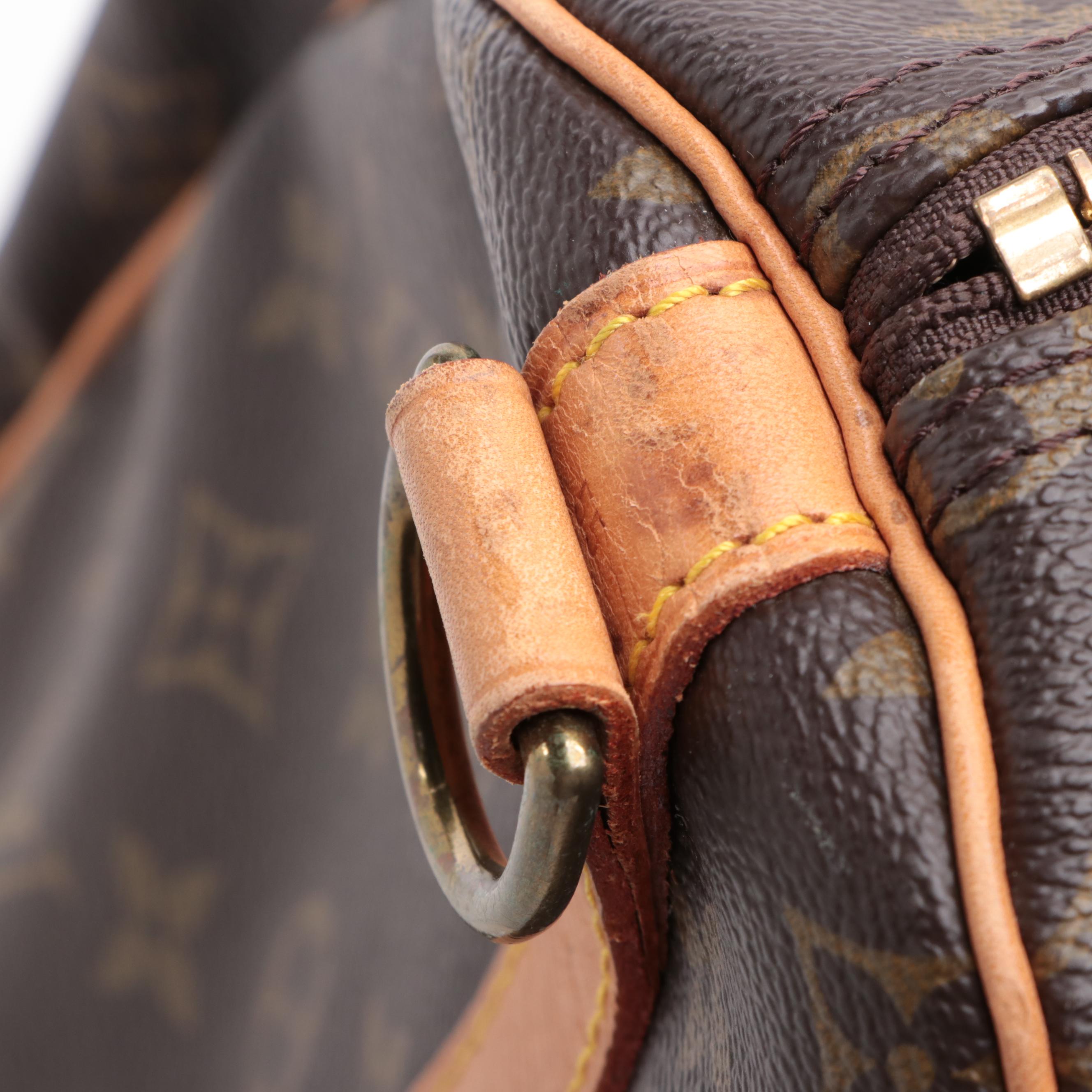 Louis Vuitton Keepall 55 Bandoulière Duffle Bag in Monogram Canvas and Leather