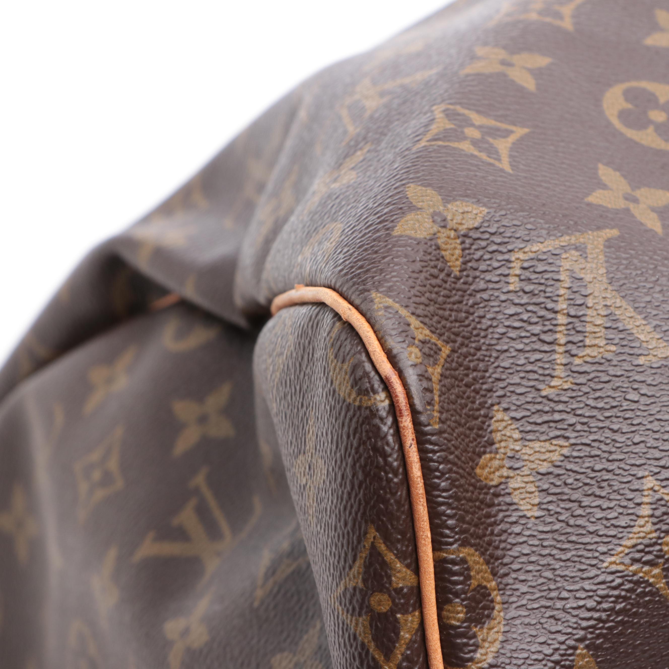 Louis Vuitton Keepall 55 Bandoulière Duffle Bag in Monogram Canvas and Leather