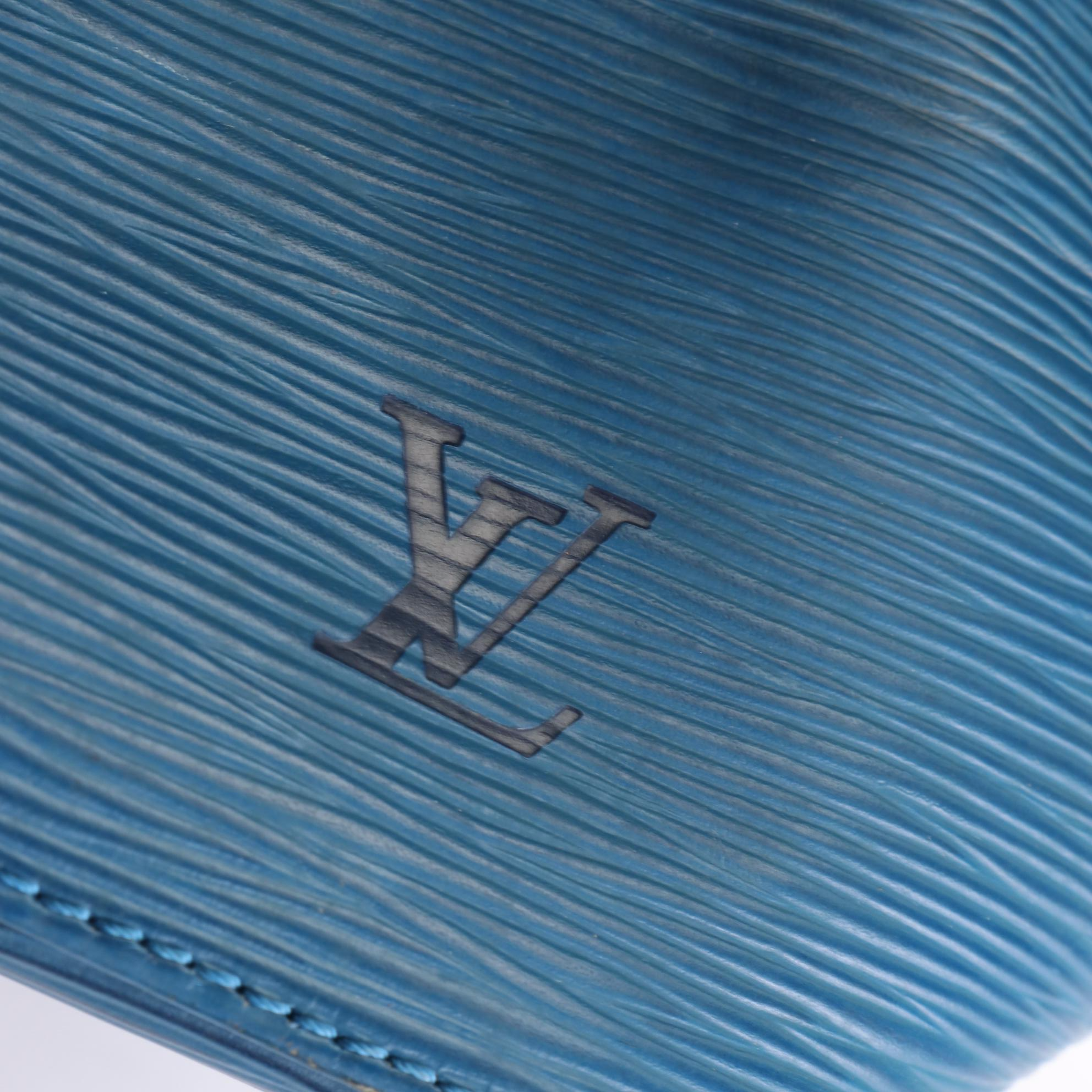 Louis Vuitton Petit Noé Bucket Bag in Toledo Blue Epi and Smooth Leather