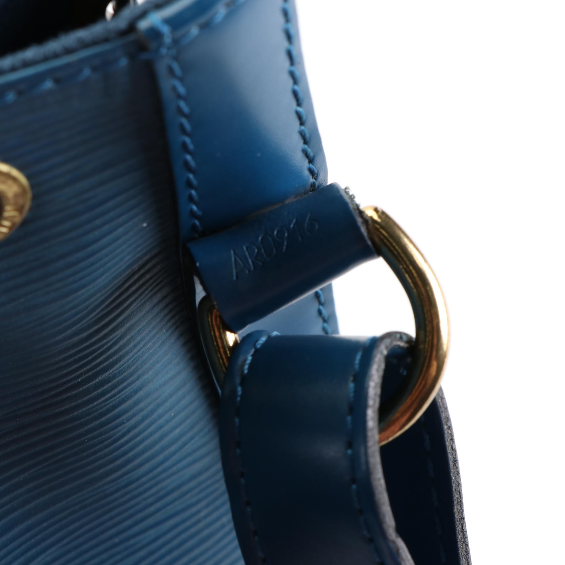 Louis Vuitton Petit Noé Bucket Bag in Toledo Blue Epi and Smooth Leather