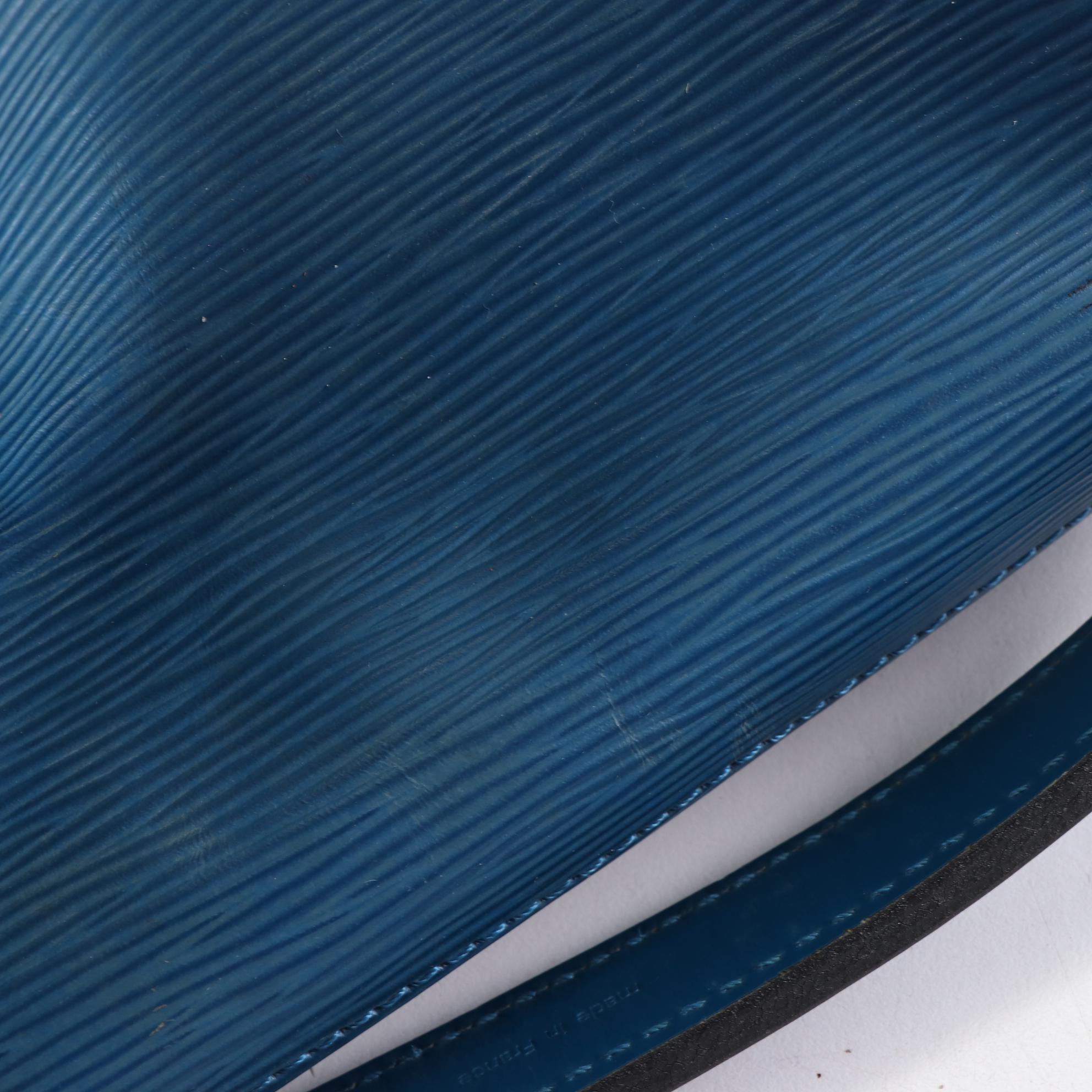 Louis Vuitton Petit Noé Bucket Bag in Toledo Blue Epi and Smooth Leather