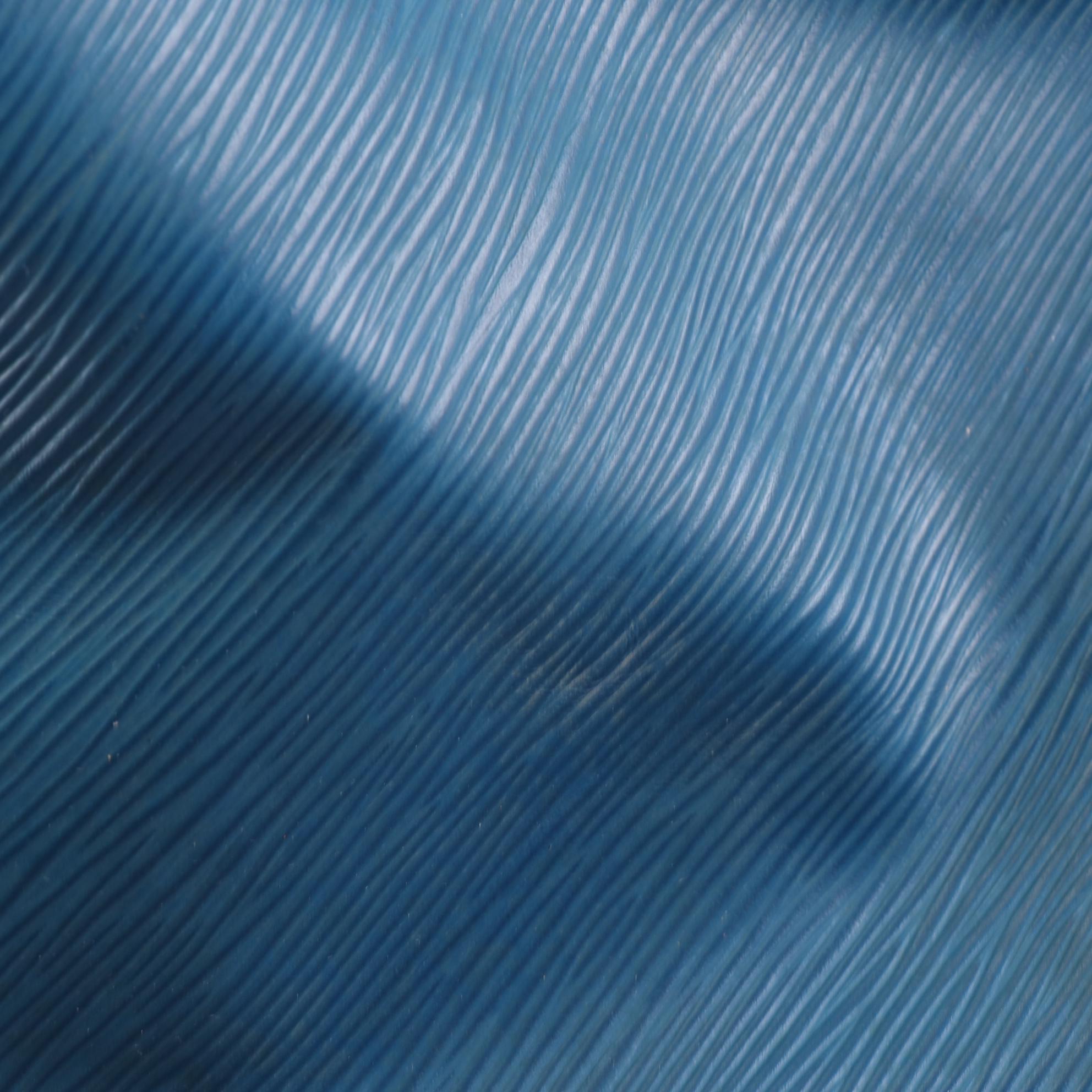 Louis Vuitton Petit Noé Bucket Bag in Toledo Blue Epi and Smooth Leather