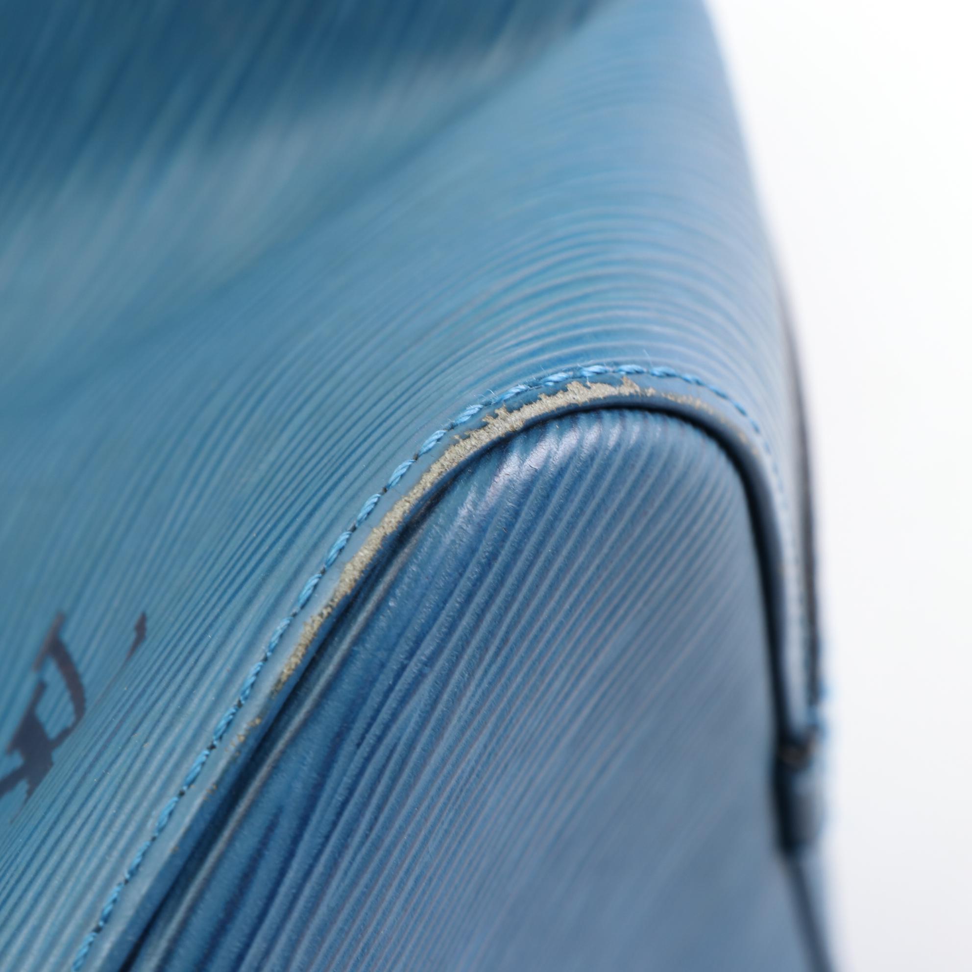 Louis Vuitton Petit Noé Bucket Bag in Toledo Blue Epi and Smooth Leather