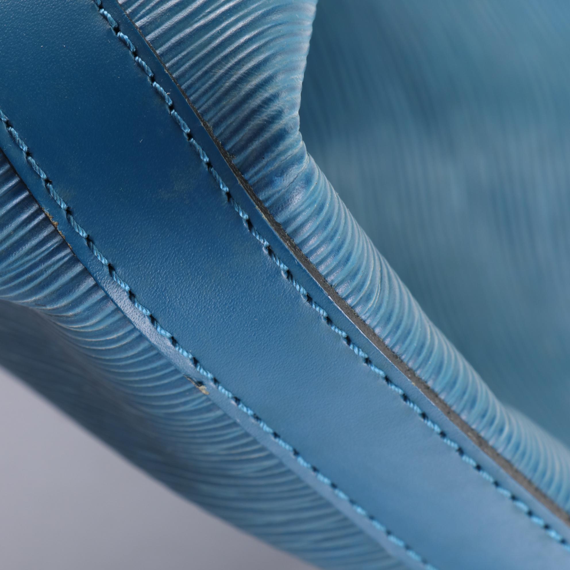 Louis Vuitton Petit Noé Bucket Bag in Toledo Blue Epi and Smooth Leather