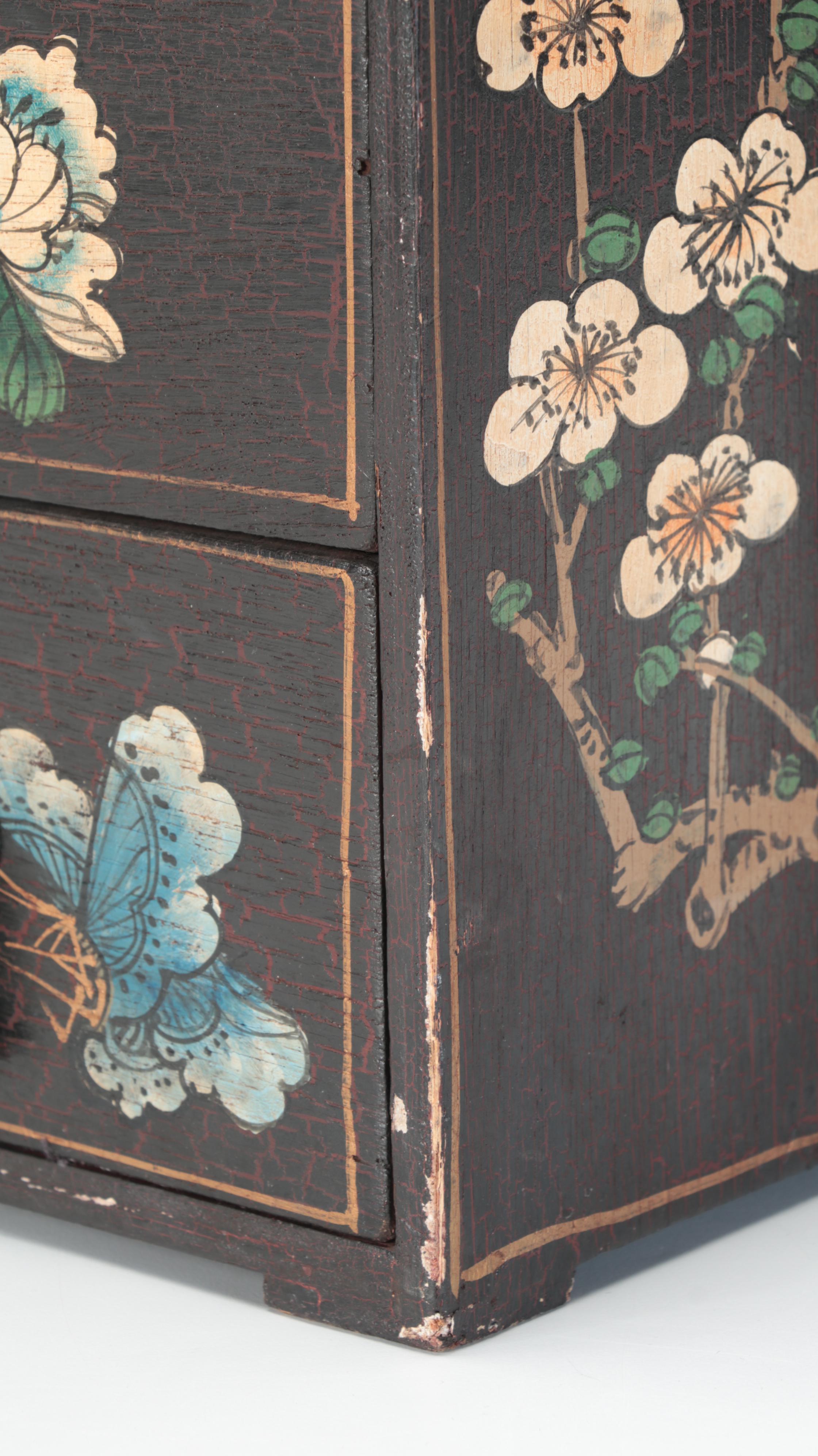 Chinese Hand-Painted Handled Table Top Chest