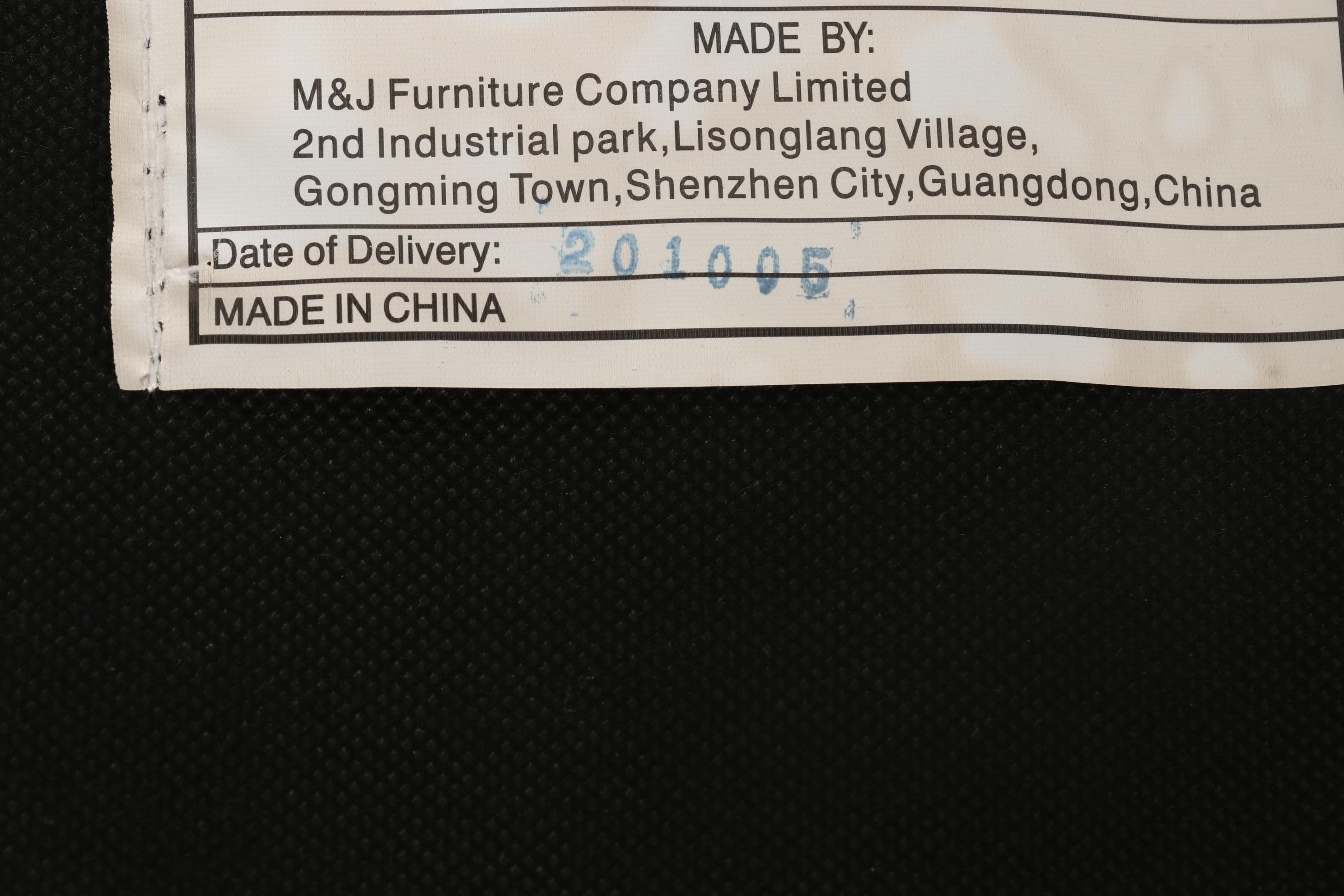 Wellington Hall Walnut-Finish Side Table with Pair of Poufs