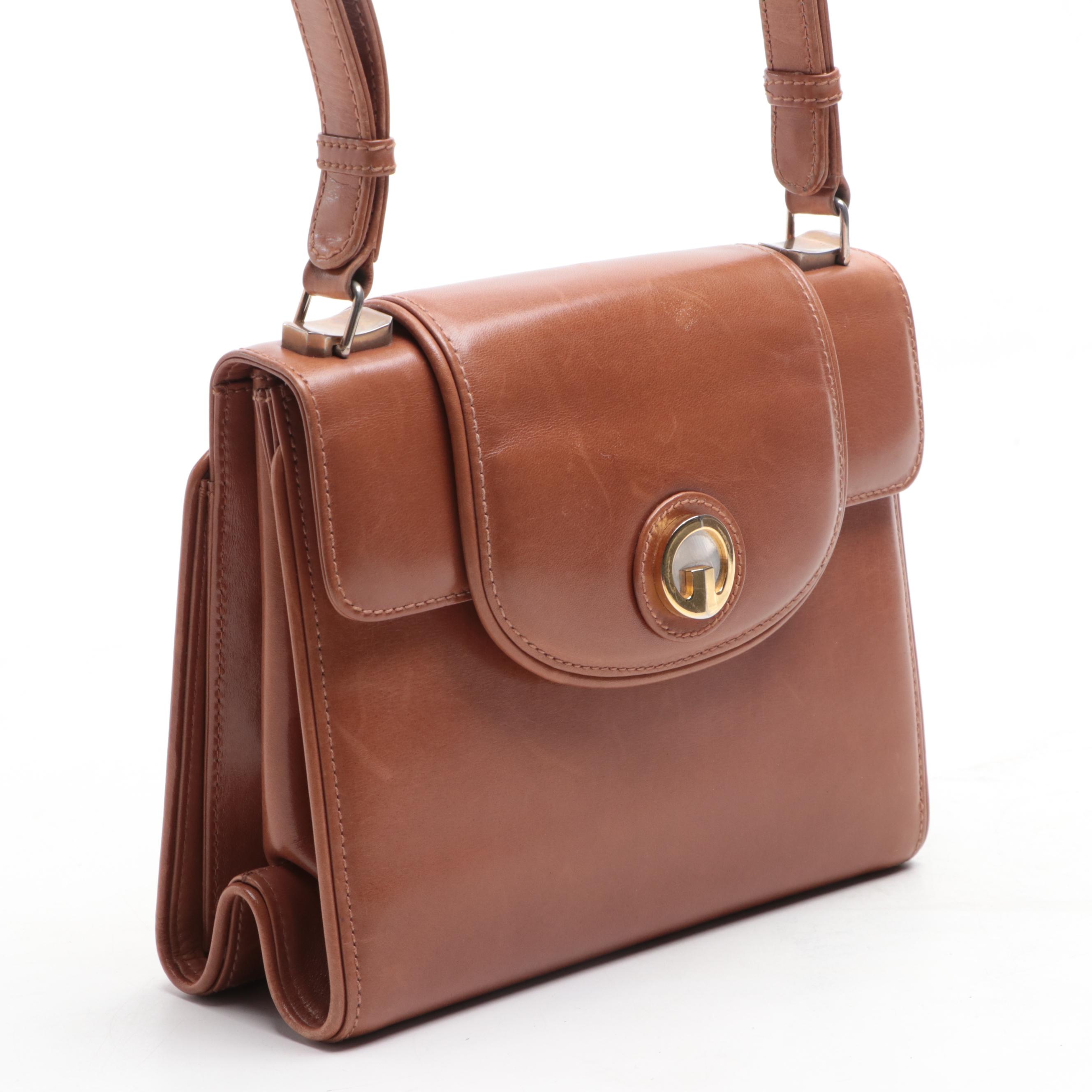 Gucci Flap Front Handbag in Brown Leather