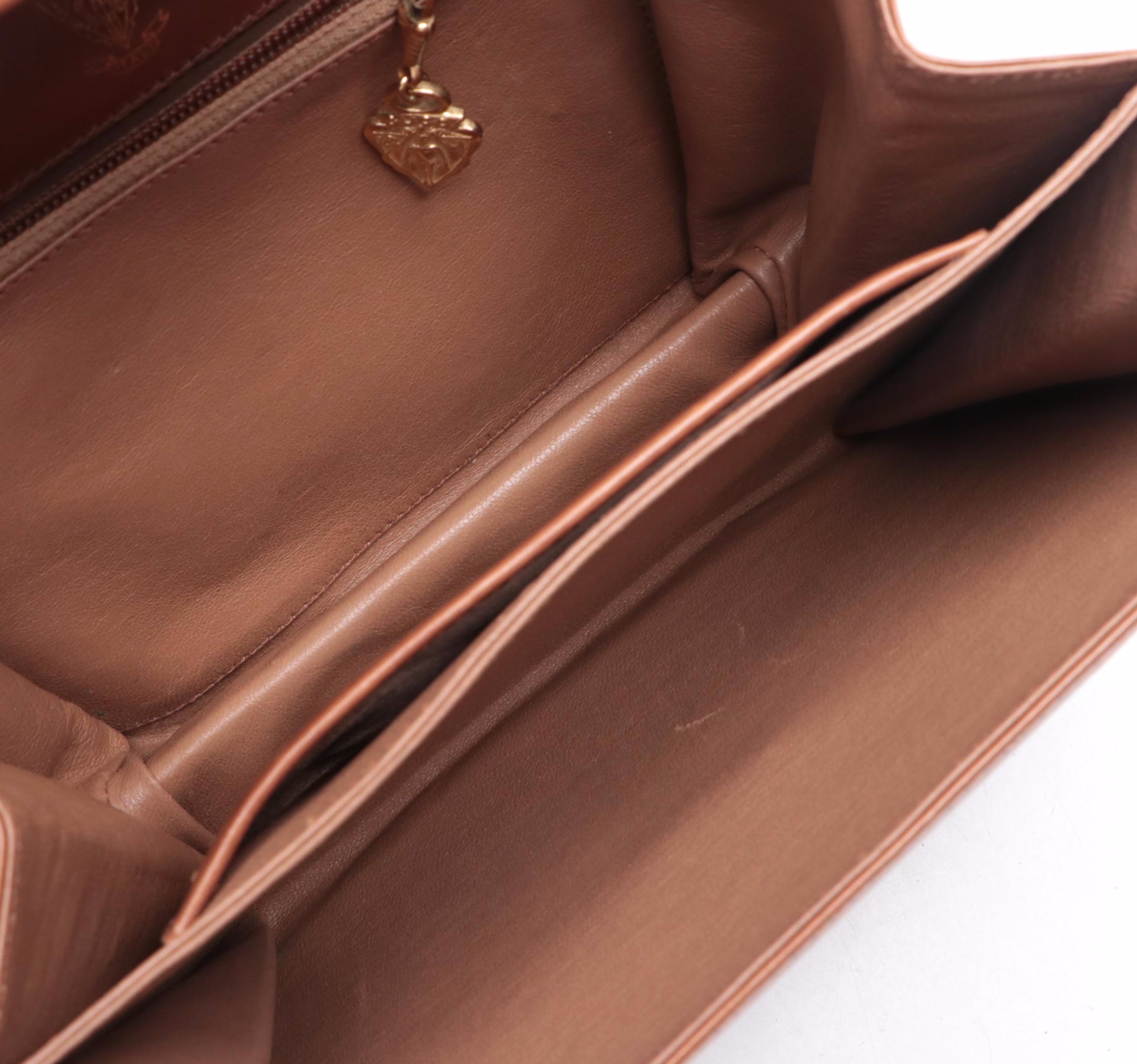 Gucci Flap Front Handbag in Brown Leather