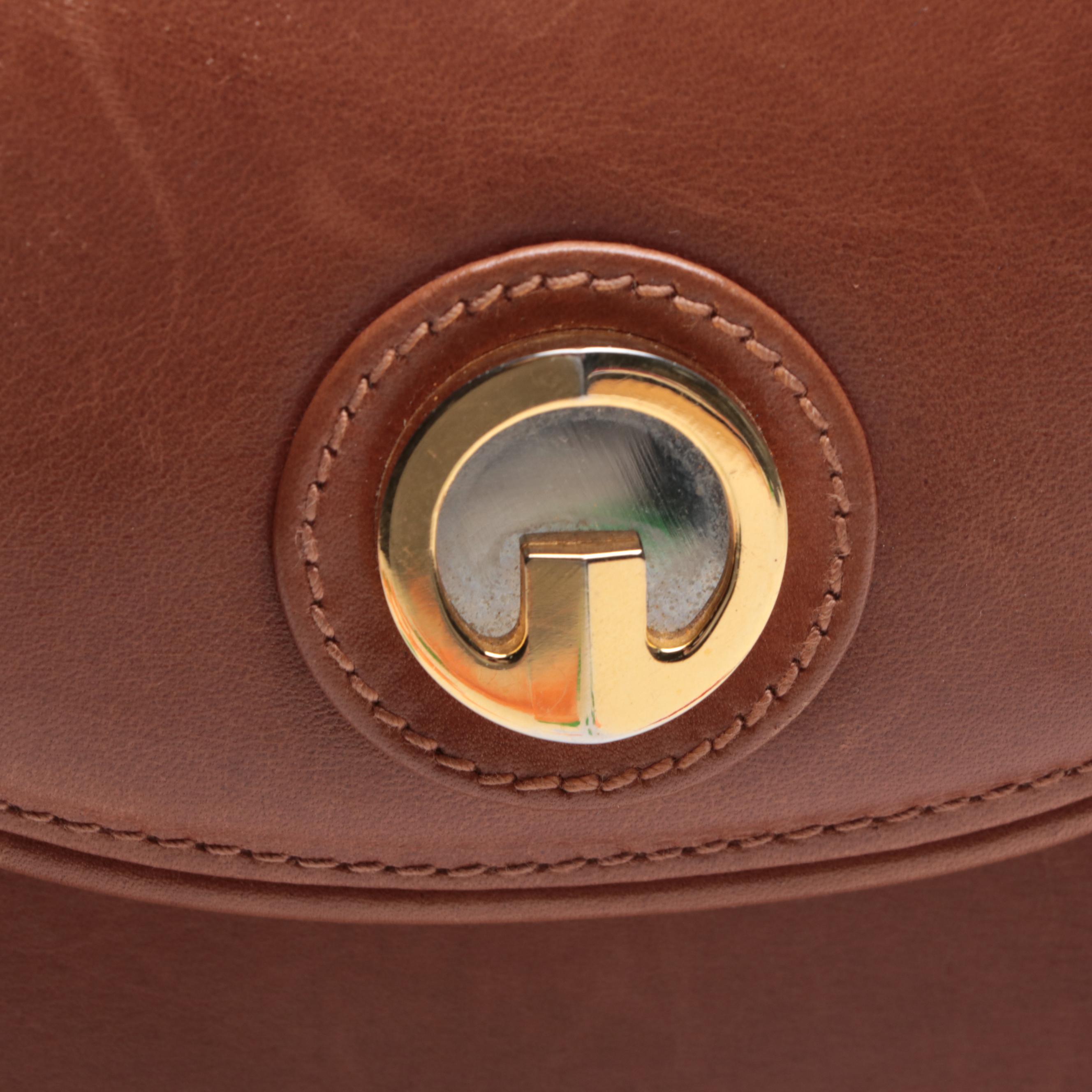 Gucci Flap Front Handbag in Brown Leather