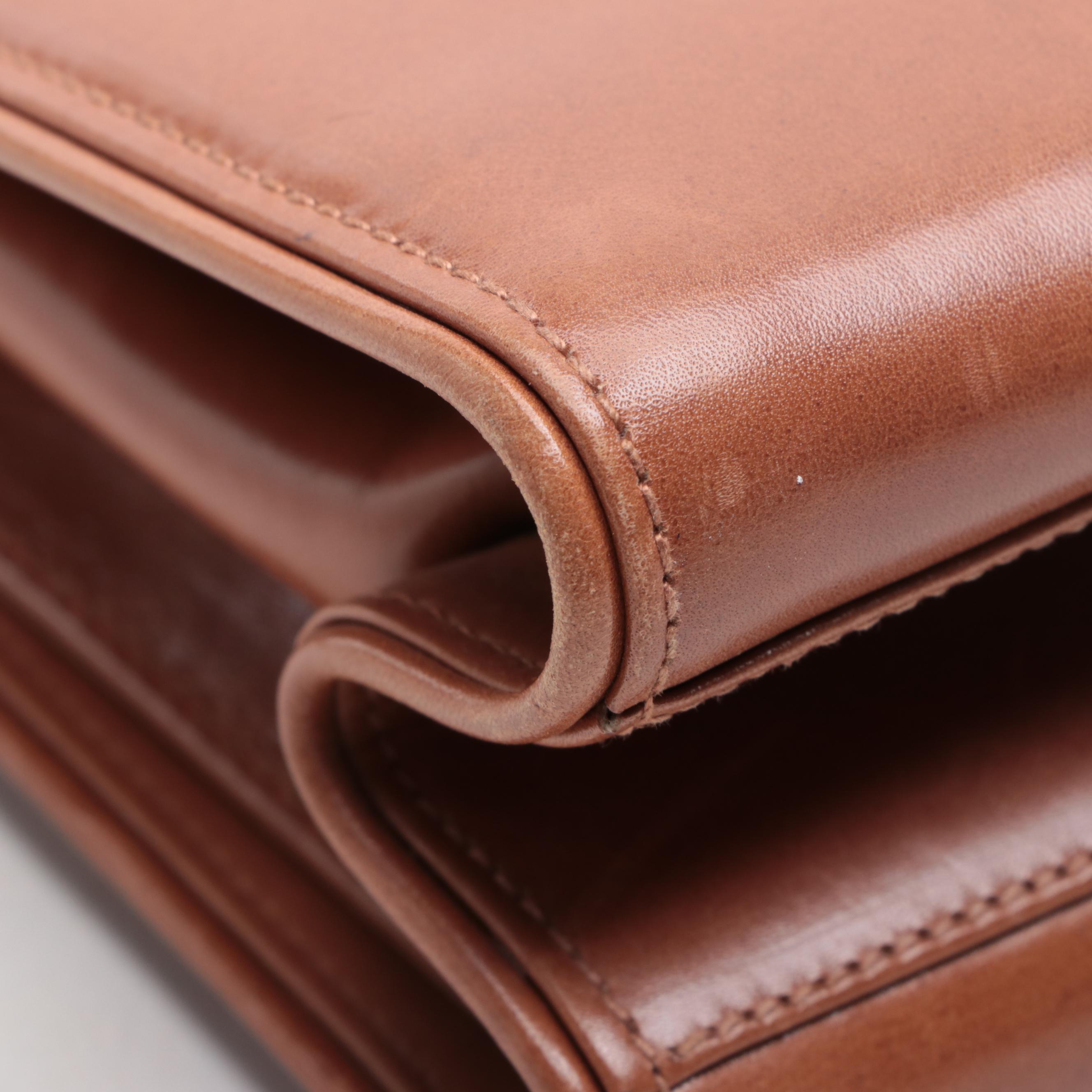 Gucci Flap Front Handbag in Brown Leather