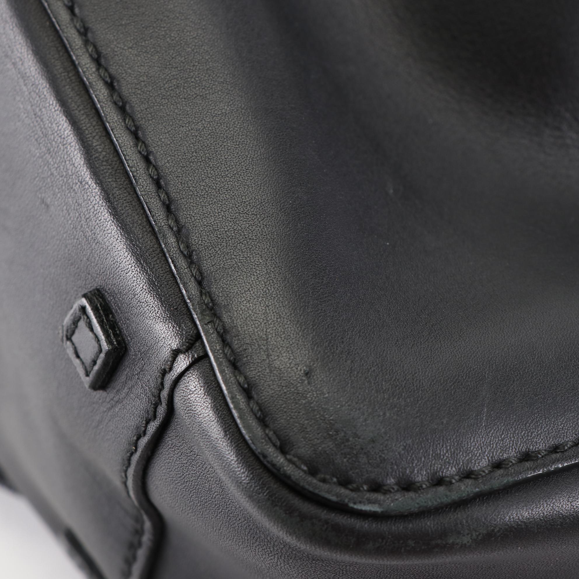 Gucci Shoulder Tote with Zip Pouch in Smooth Black Leather with Small Pouch