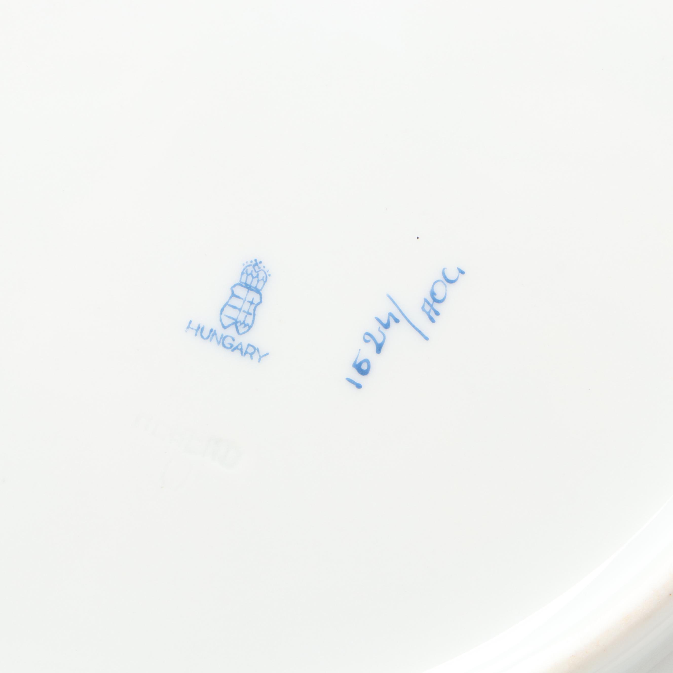 Herend Rust "Chinese Bouquet" Porcelain Dinnerware, 20th Century