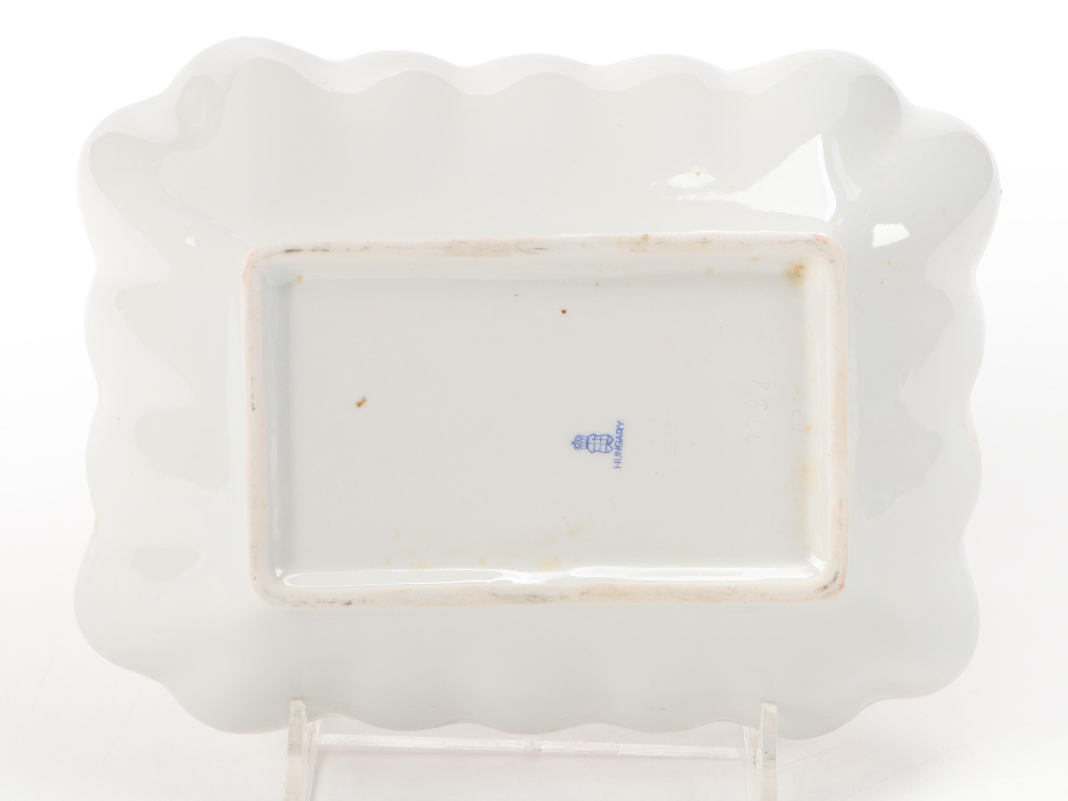 Herend Rust "Chinese Bouquet" Porcelain Dinnerware, 20th Century