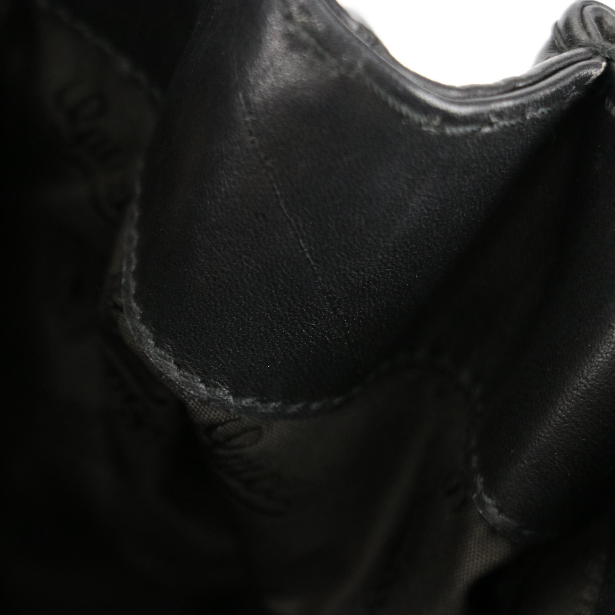 Gucci Queen Large Bow Buckle Satchel in Black Leather