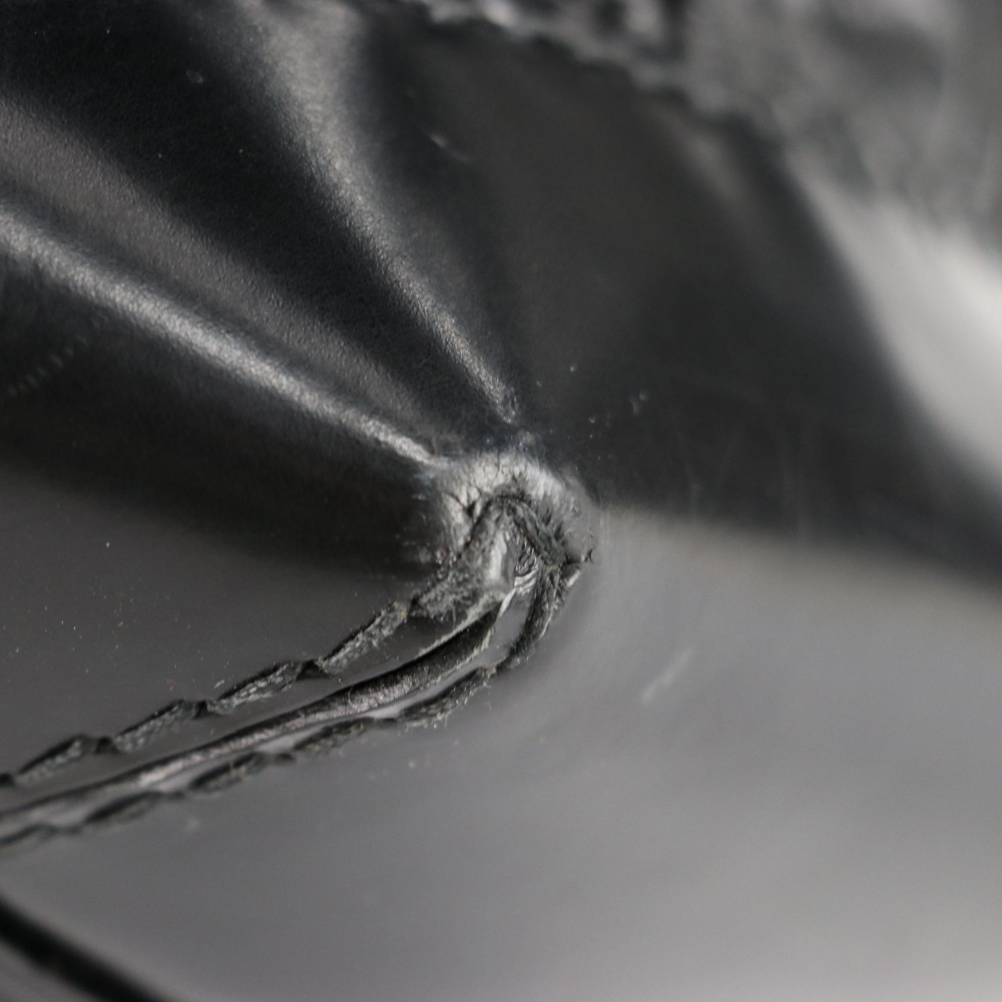 Gucci Queen Large Bow Buckle Satchel in Black Leather