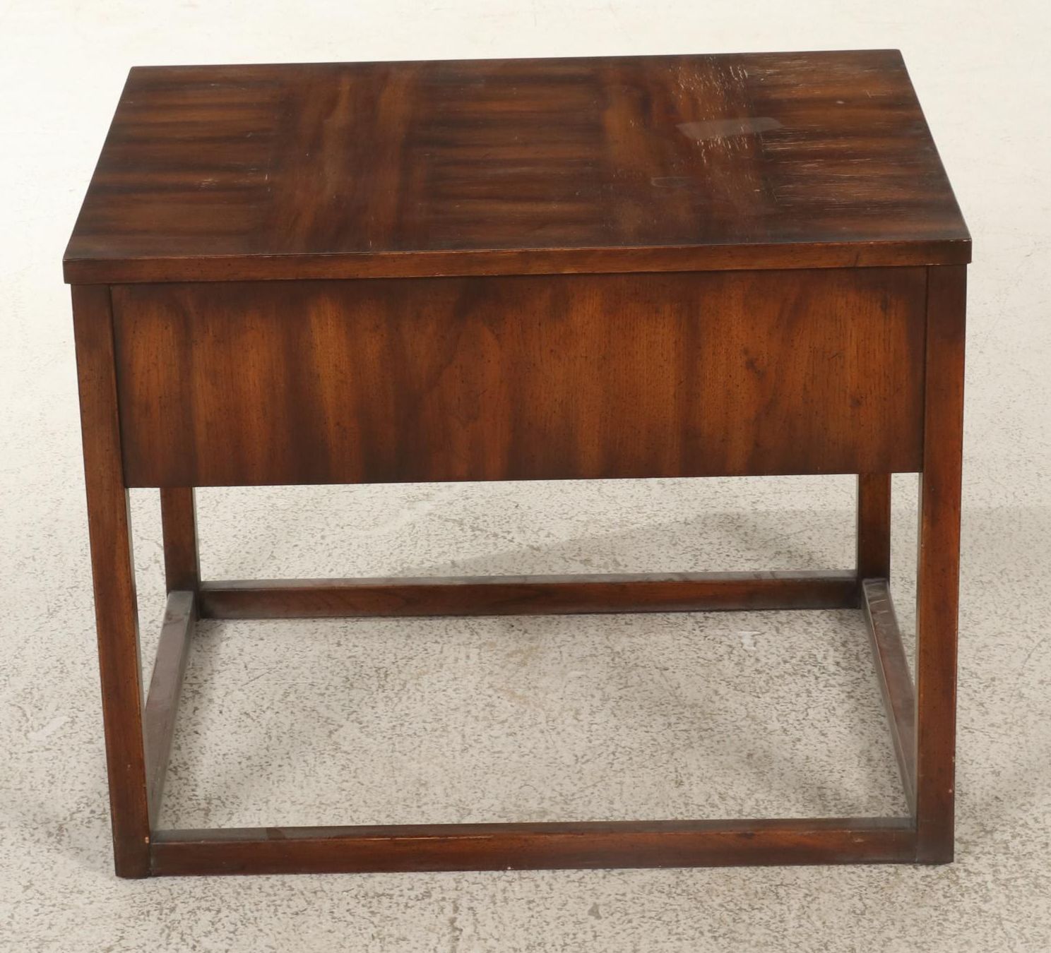 Wellington Hall Walnut-Finish Side Table with Pair of Poufs