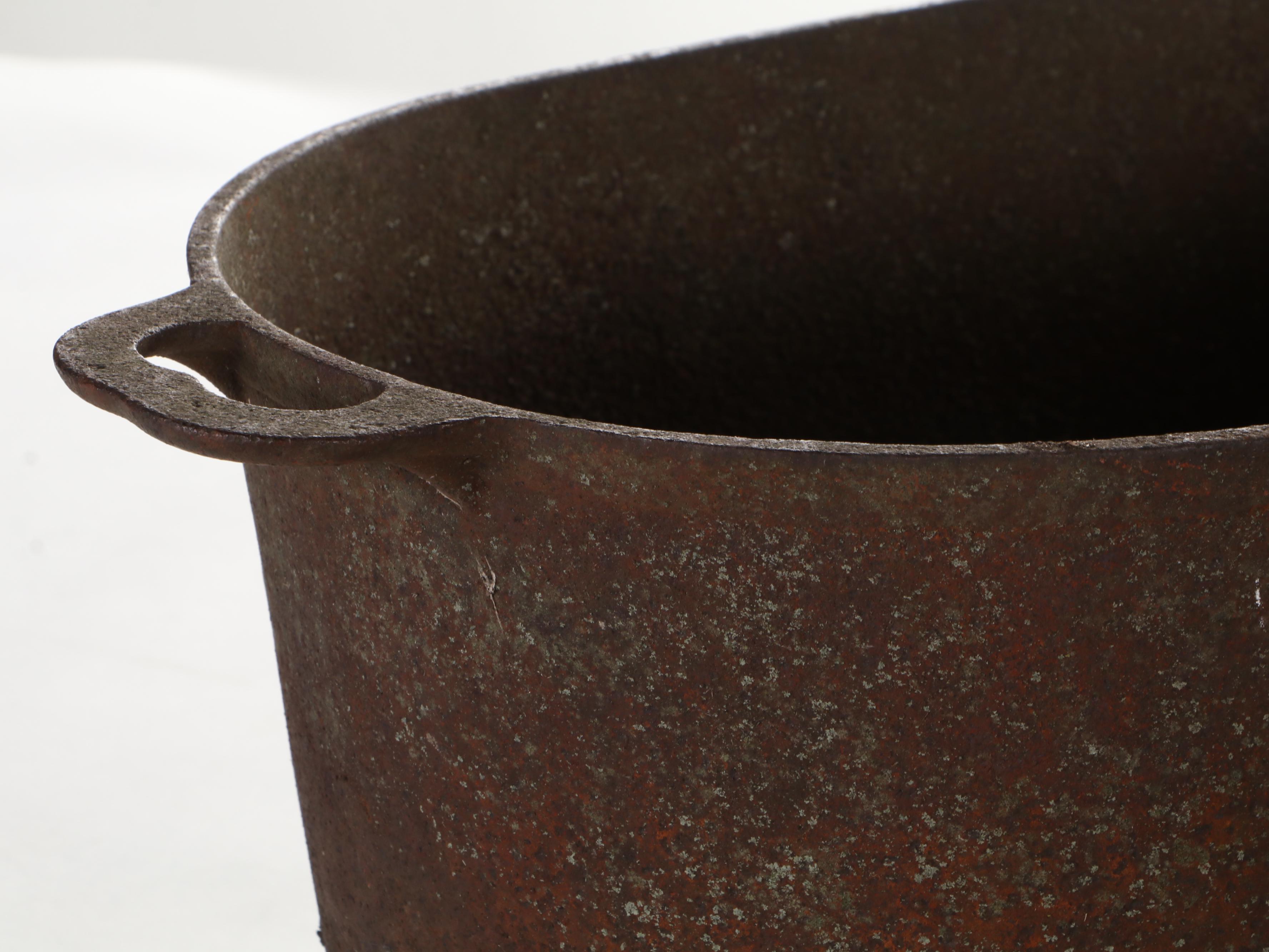 Cast Iron Boiler Tub with with Footed Cauldrons