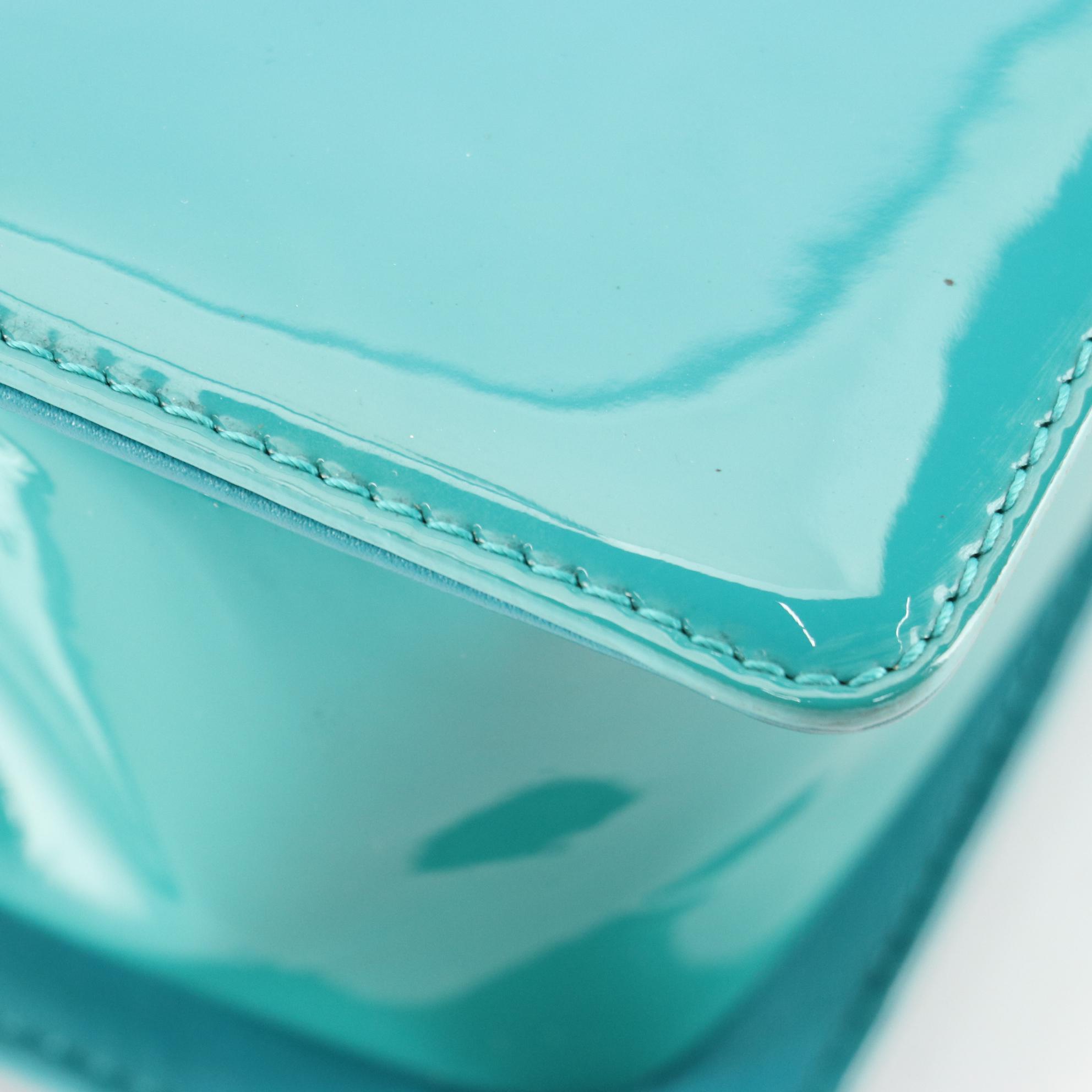 Chanel Boy Bag Medium in Patent Leather with Gourmette Chain