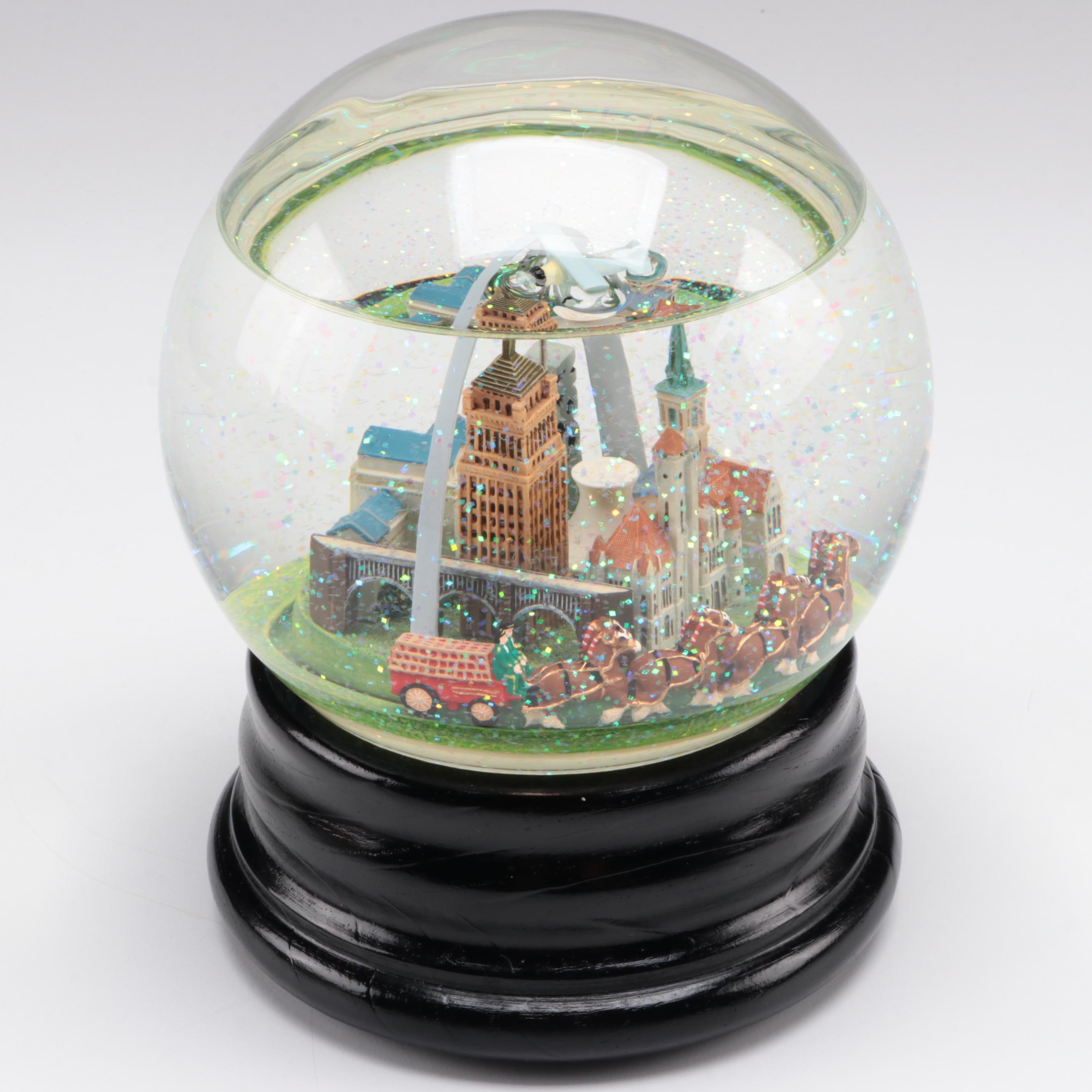 Musical Snow Globes Including St Louis With Christmas Music Box